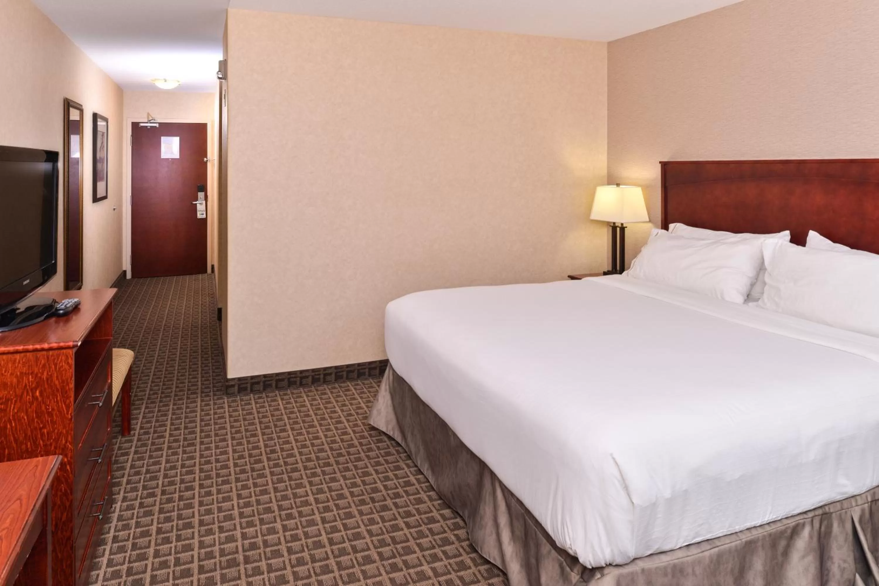 Standard King Room in Holiday Inn Express Edmonton North by IHG