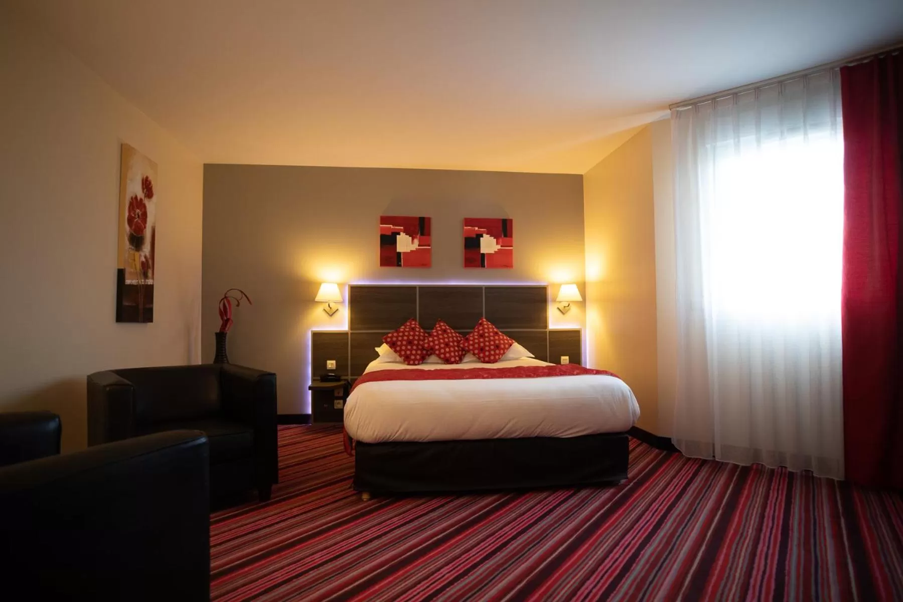 Double Room with Whirlpool in The Originals Boutique, Actuel Hôtel, Saint-Etienne Aéroport