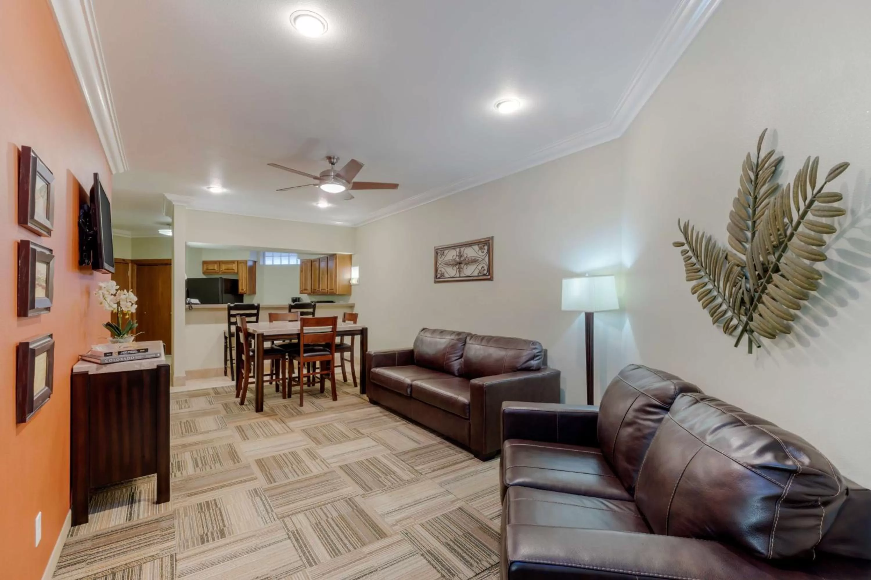 One-Bedroom Suite with Hot Tub in Best Western Plus Loveland Inn