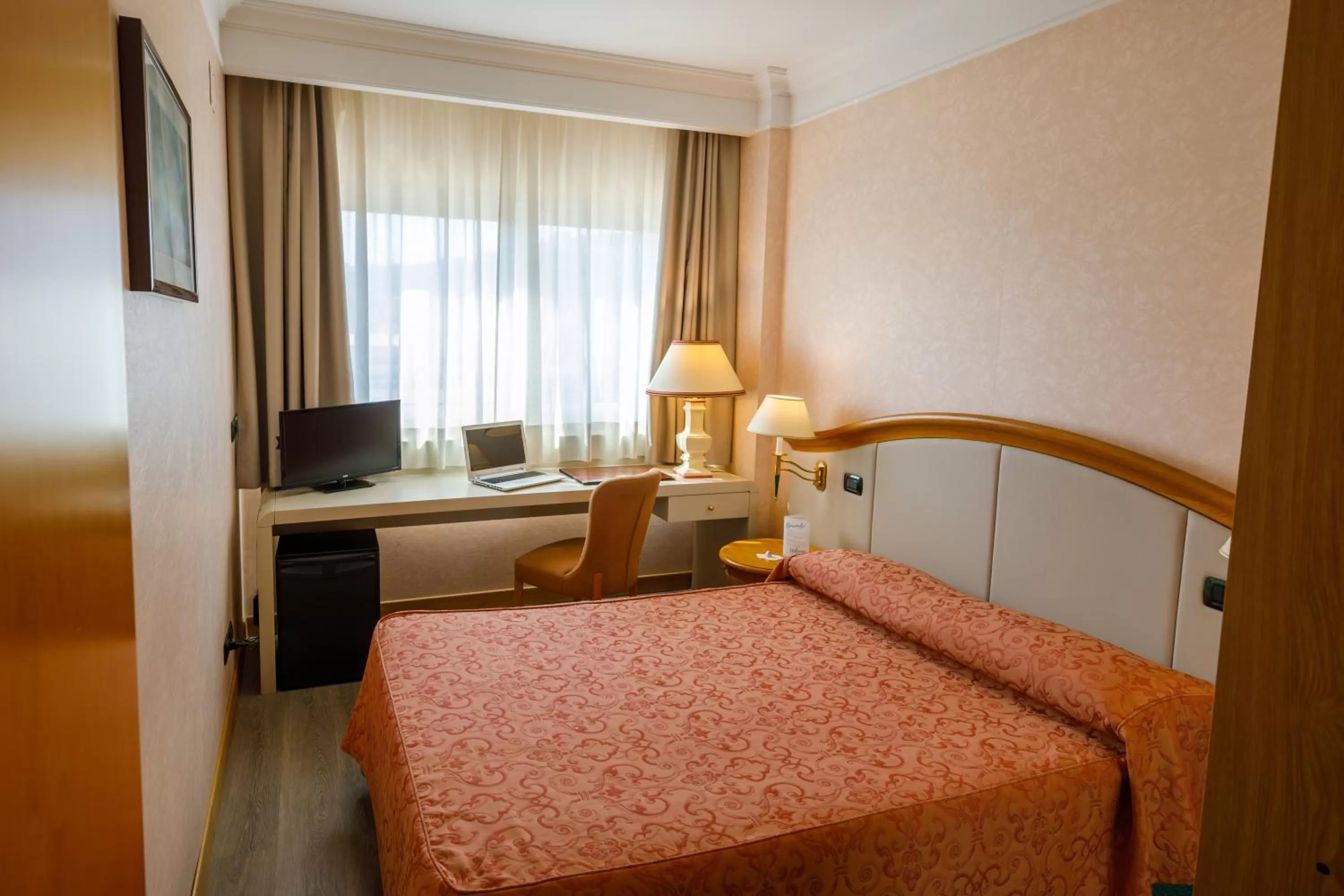 Single Room in Perugia Plaza Hotel