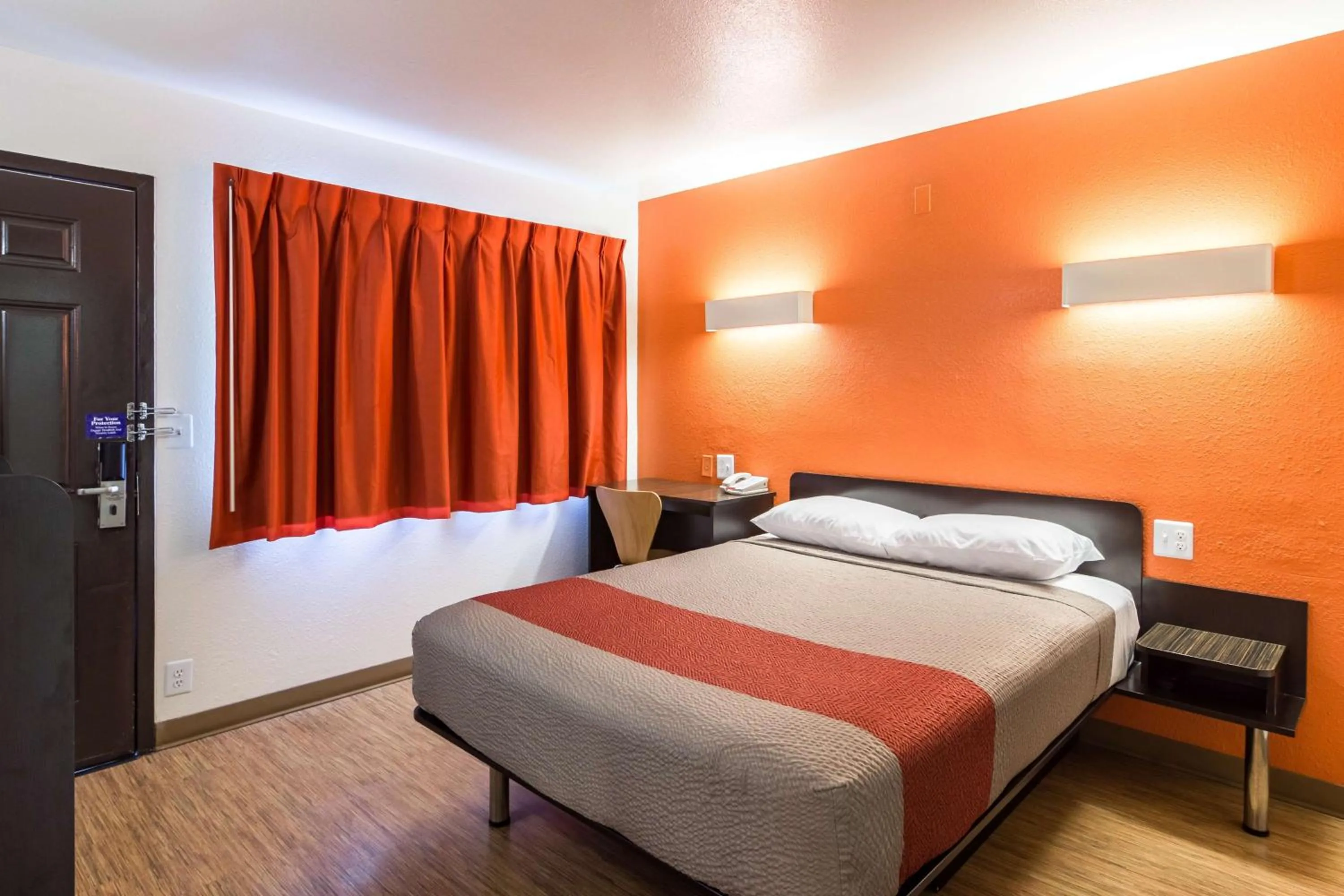 Double Room - single occupancy - Smoking in Motel 6-Oroville, CA