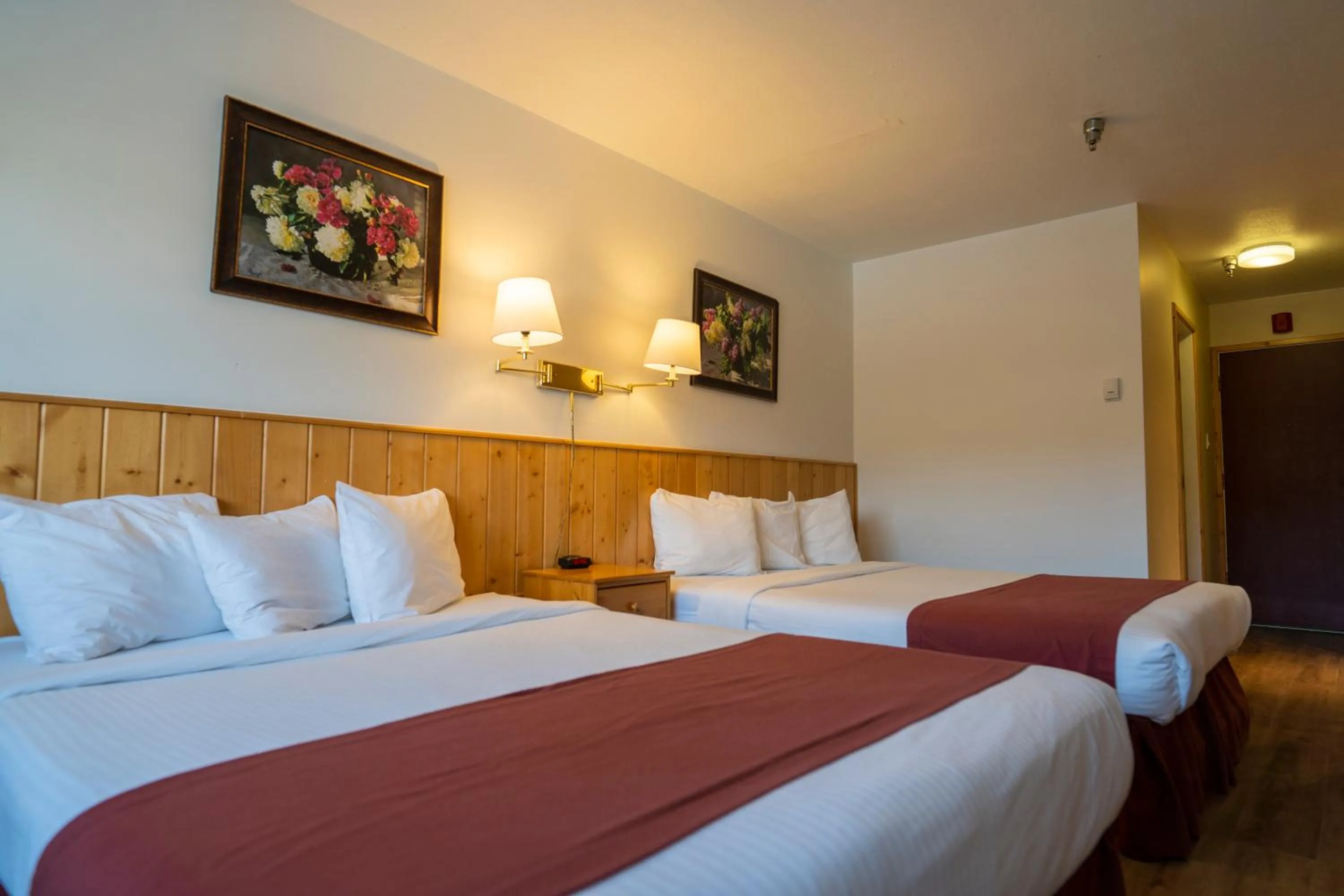 Queen Room with Two Queen Beds in Canadas Best Value Inn- Riverview Hotel