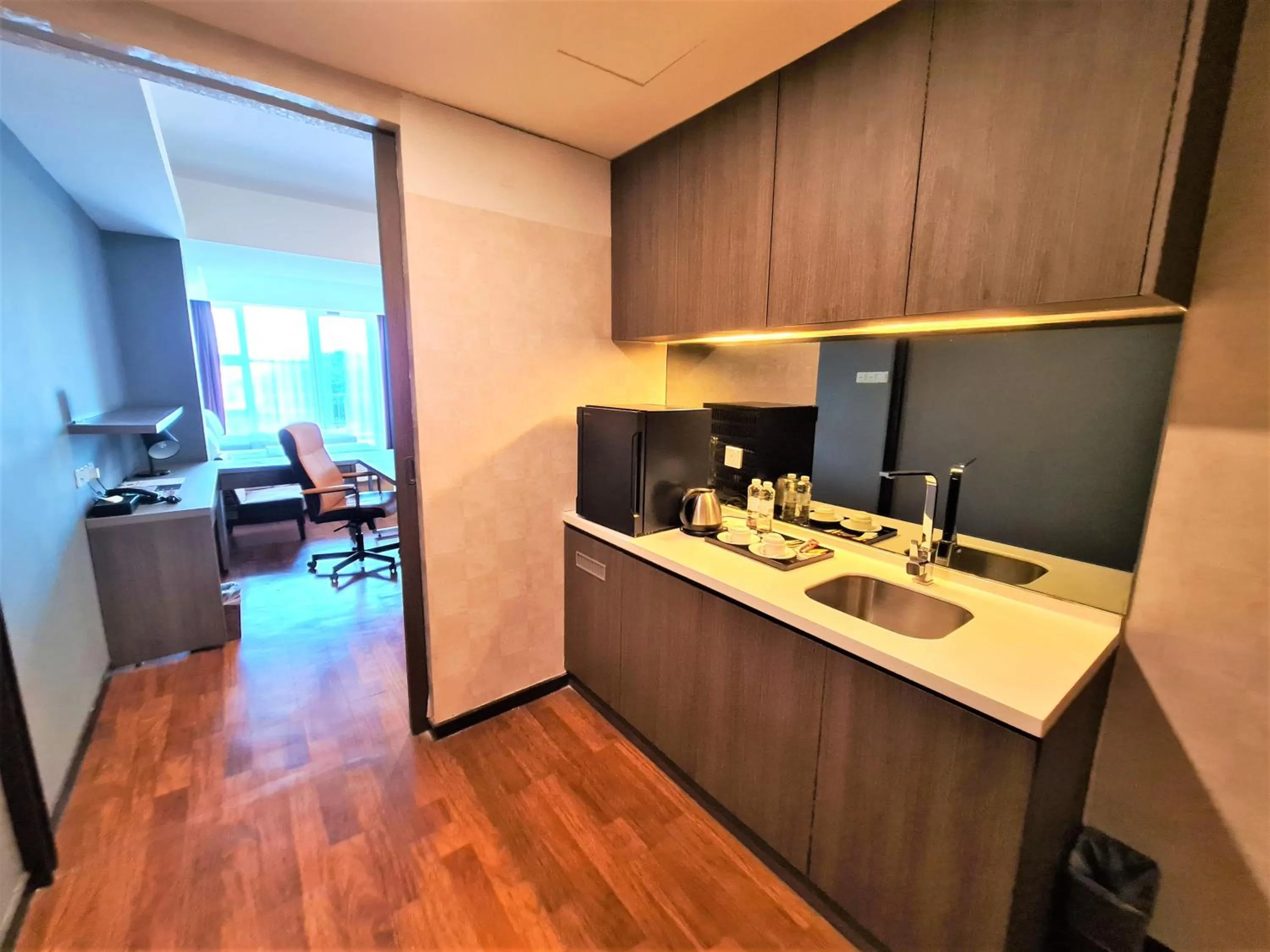 Deluxe King Room in Nexus Regency Suites & Hotel