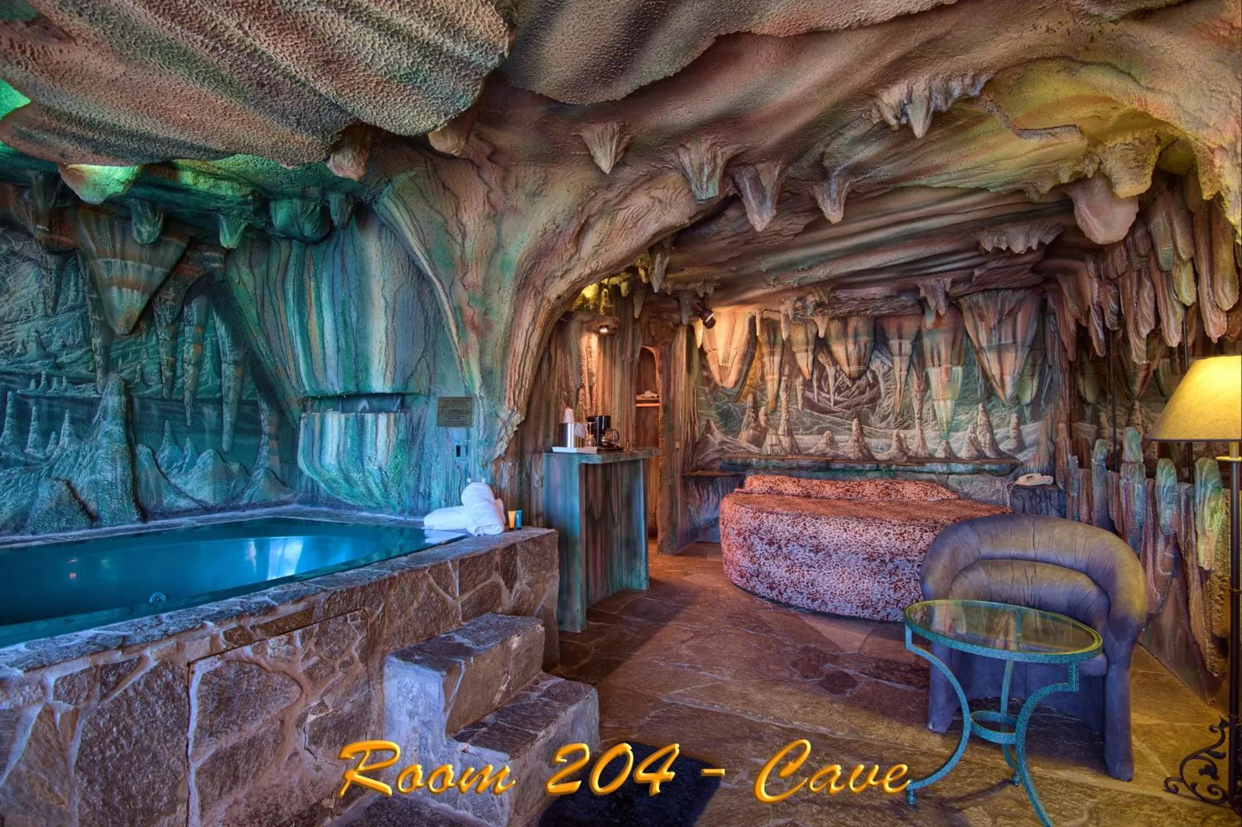 1 King Bed Theme 1 Jetted Tub Non-Smoking in Americas Best Value Inn and Suites -Yucca Valley