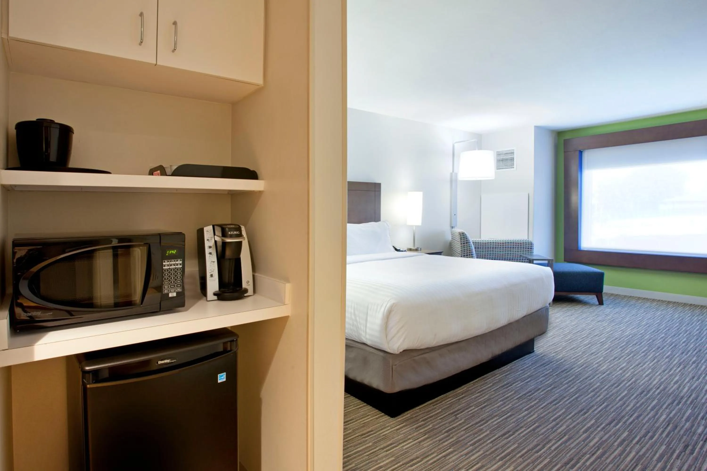 Standard King Room in Holiday Inn Express Hotel & Suites Austin Downtown - University by IHG