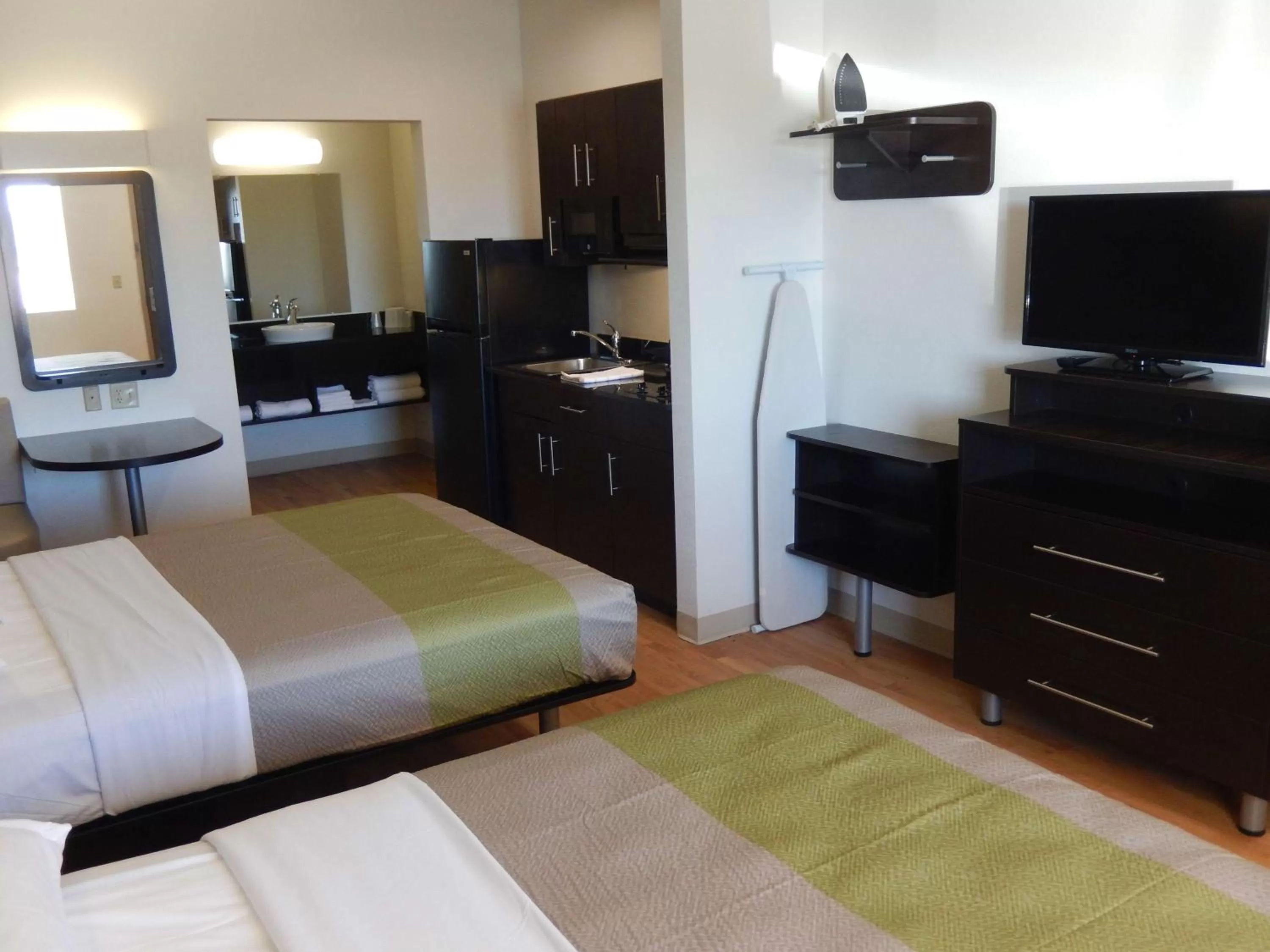 Queen Room with Two Queen Beds - Disability Access - Non-Smoking in Studio 6-Yukon, OK