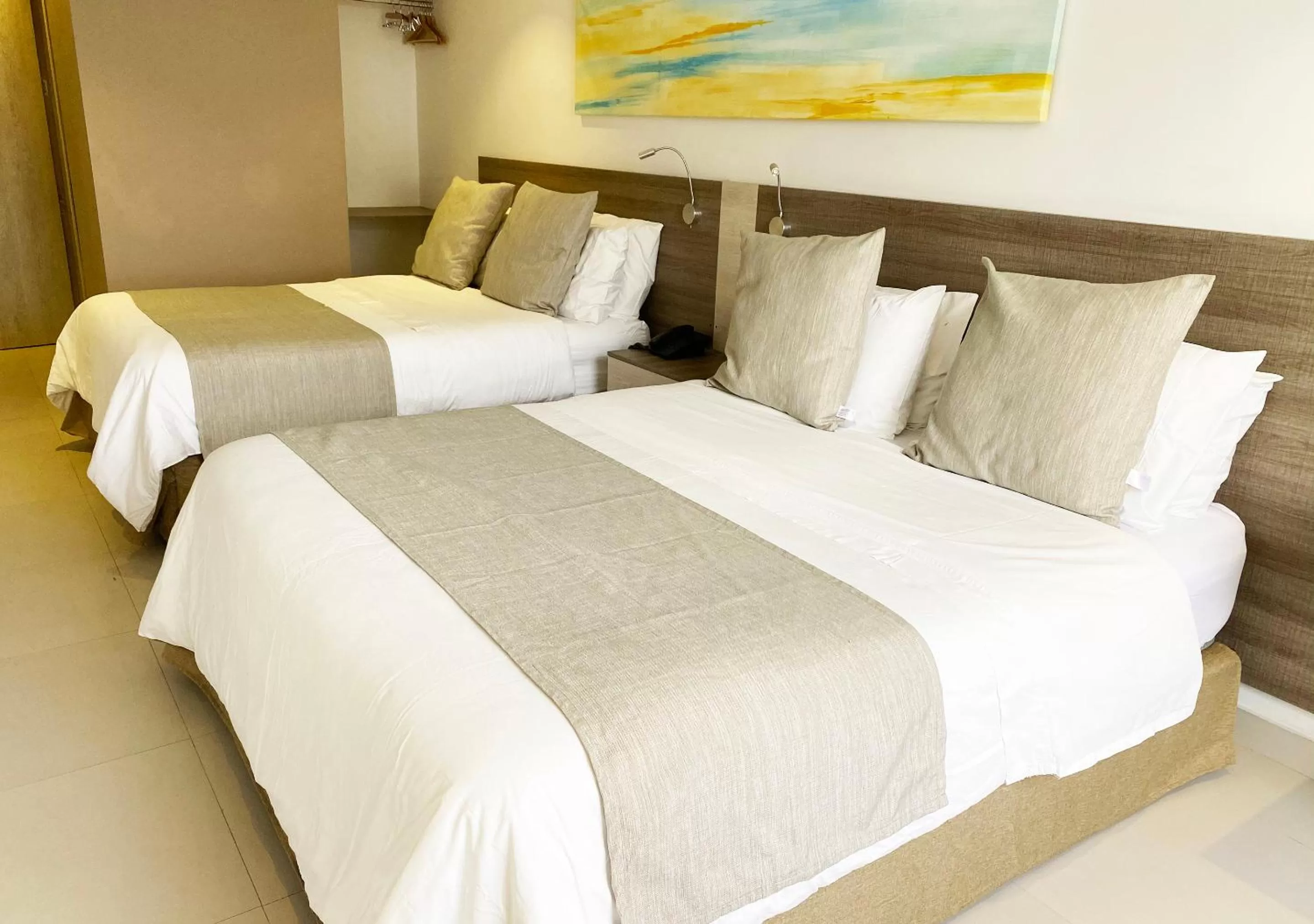 Standard Triple Room in Hotel 1525 By GEH Suites