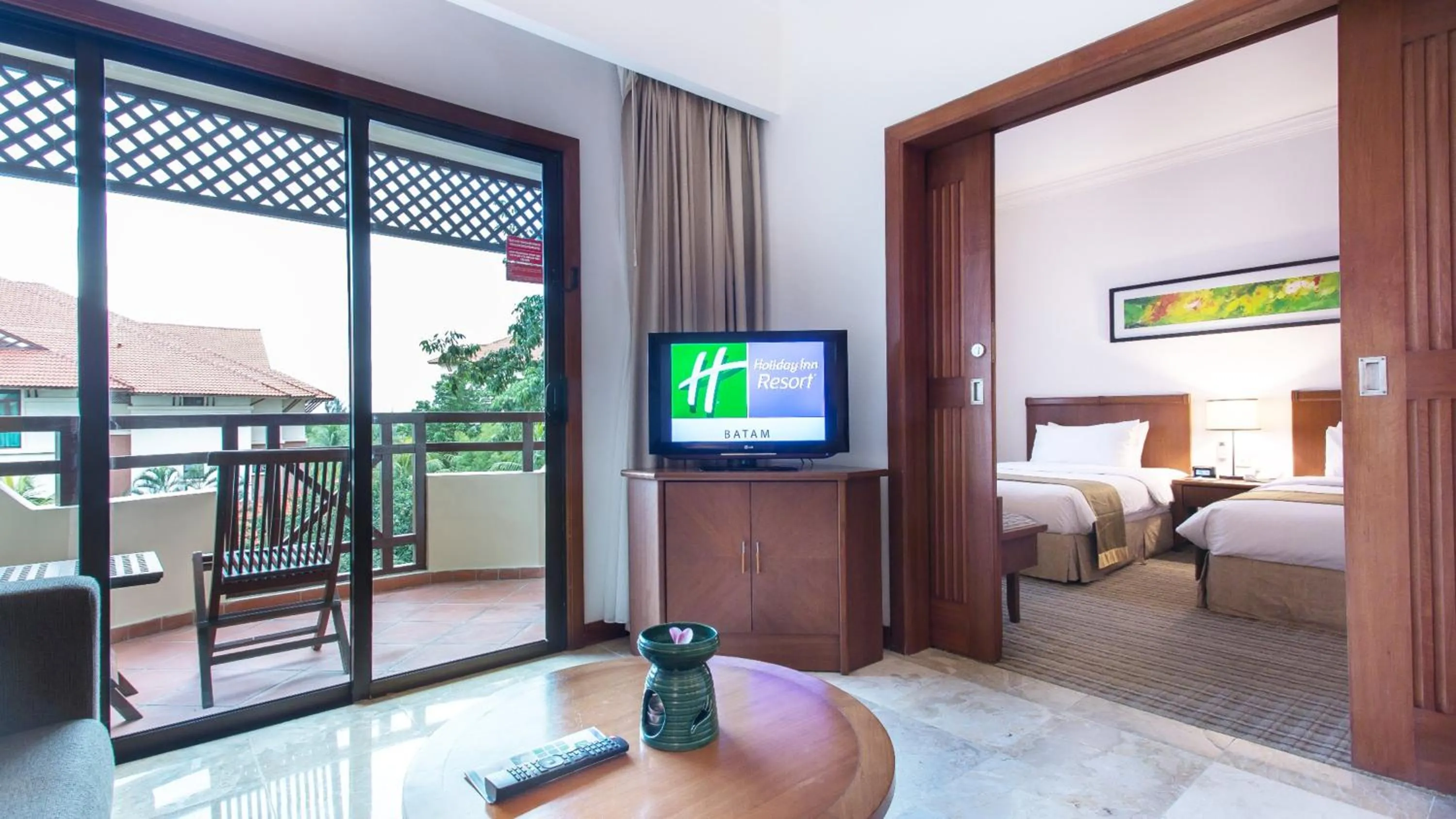 One-Bedroom Twin Suite - Smoking in Holiday Inn Resort Batam by IHG