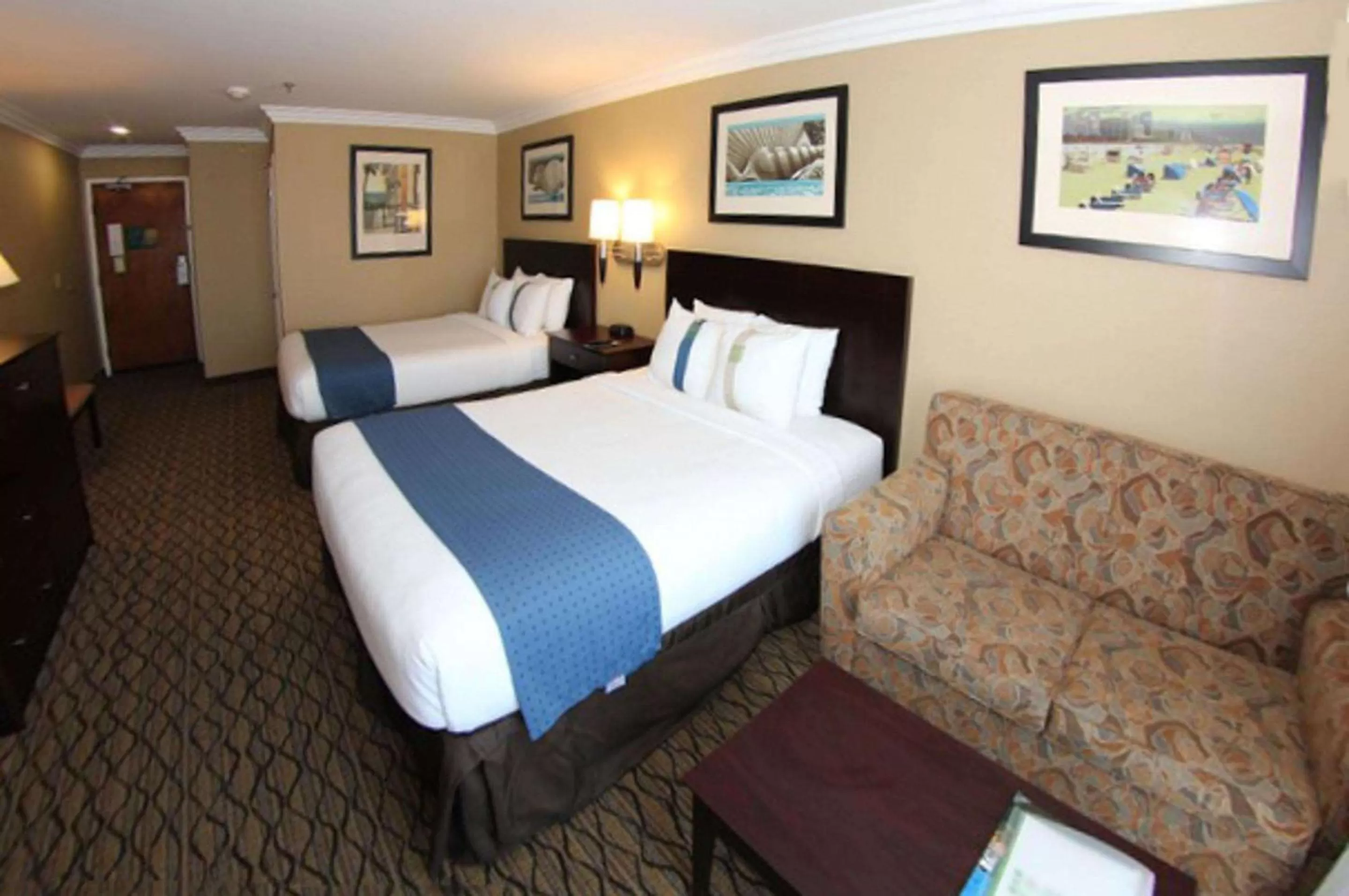 Deluxe Room, 2 Queen Beds with Sofa Bed, Ocean View, Non Smoking in The Volare, an Ascend Collection Hotel