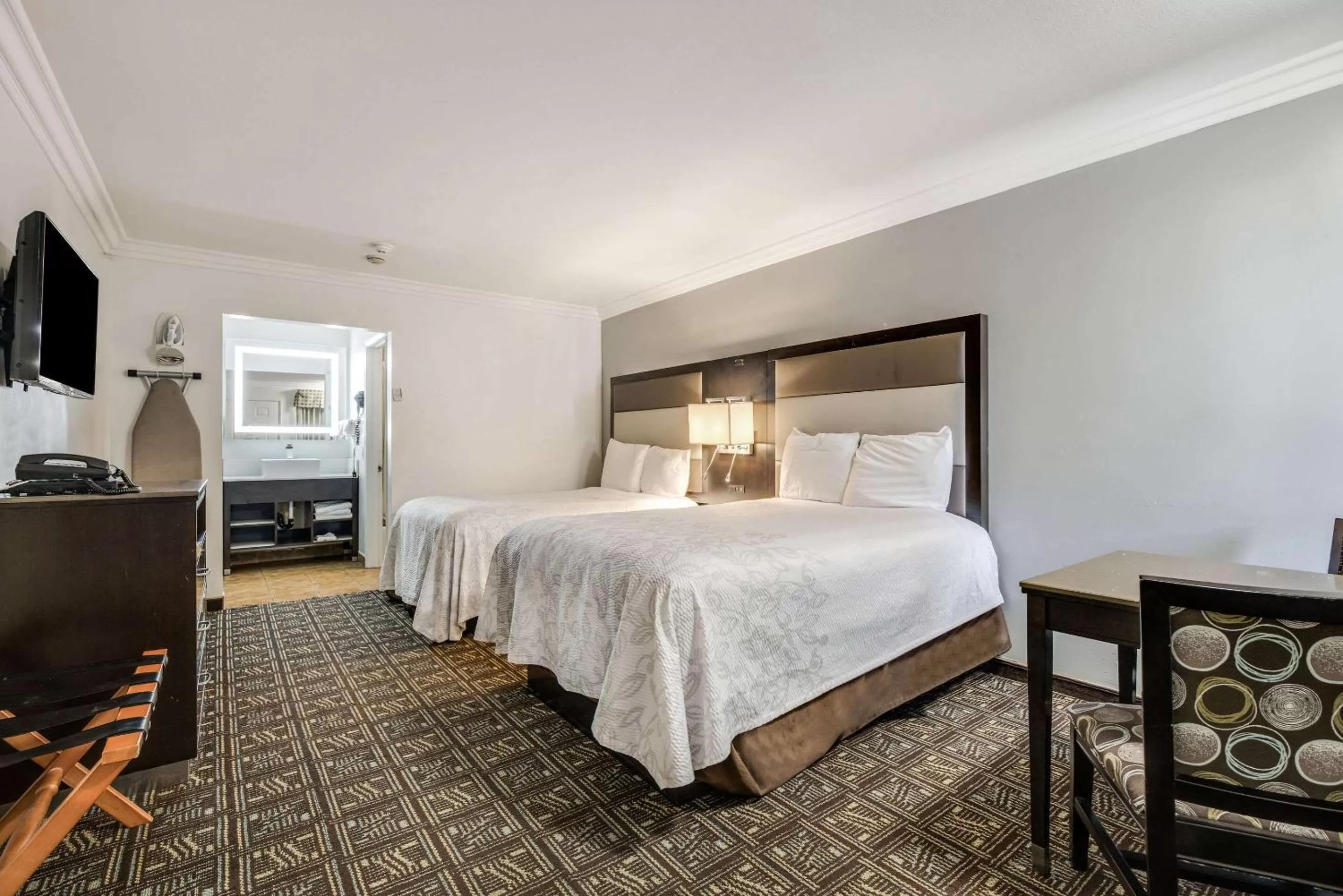 Standard Double Room with Two Double Beds - Non-Smoking in Rodeway Inn Old Town Temecula