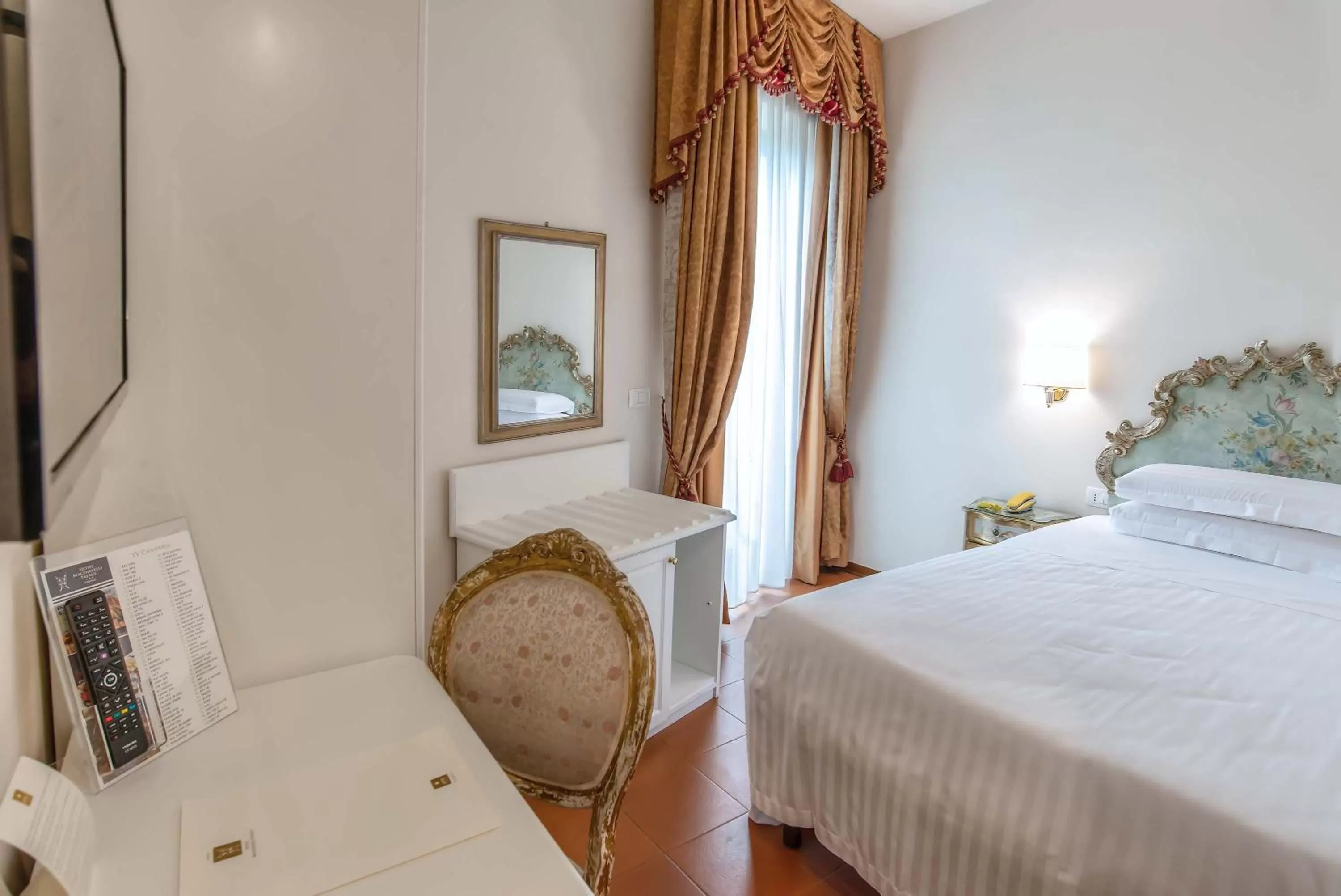 Superior Single Room in Hotel Machiavelli Palace