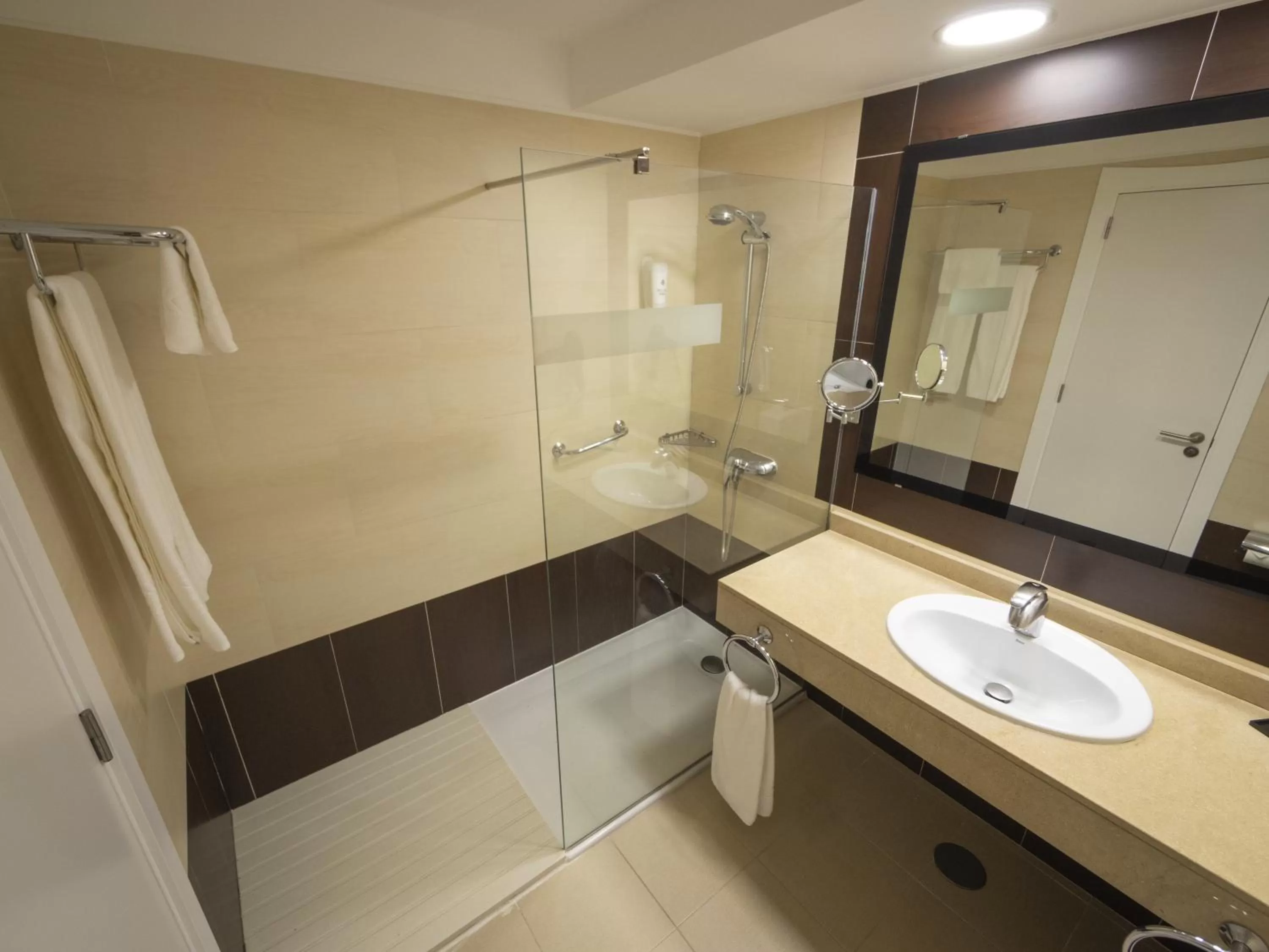 Twin Room (2 Adults + 1 Child) in Hotel Lanzarote Village