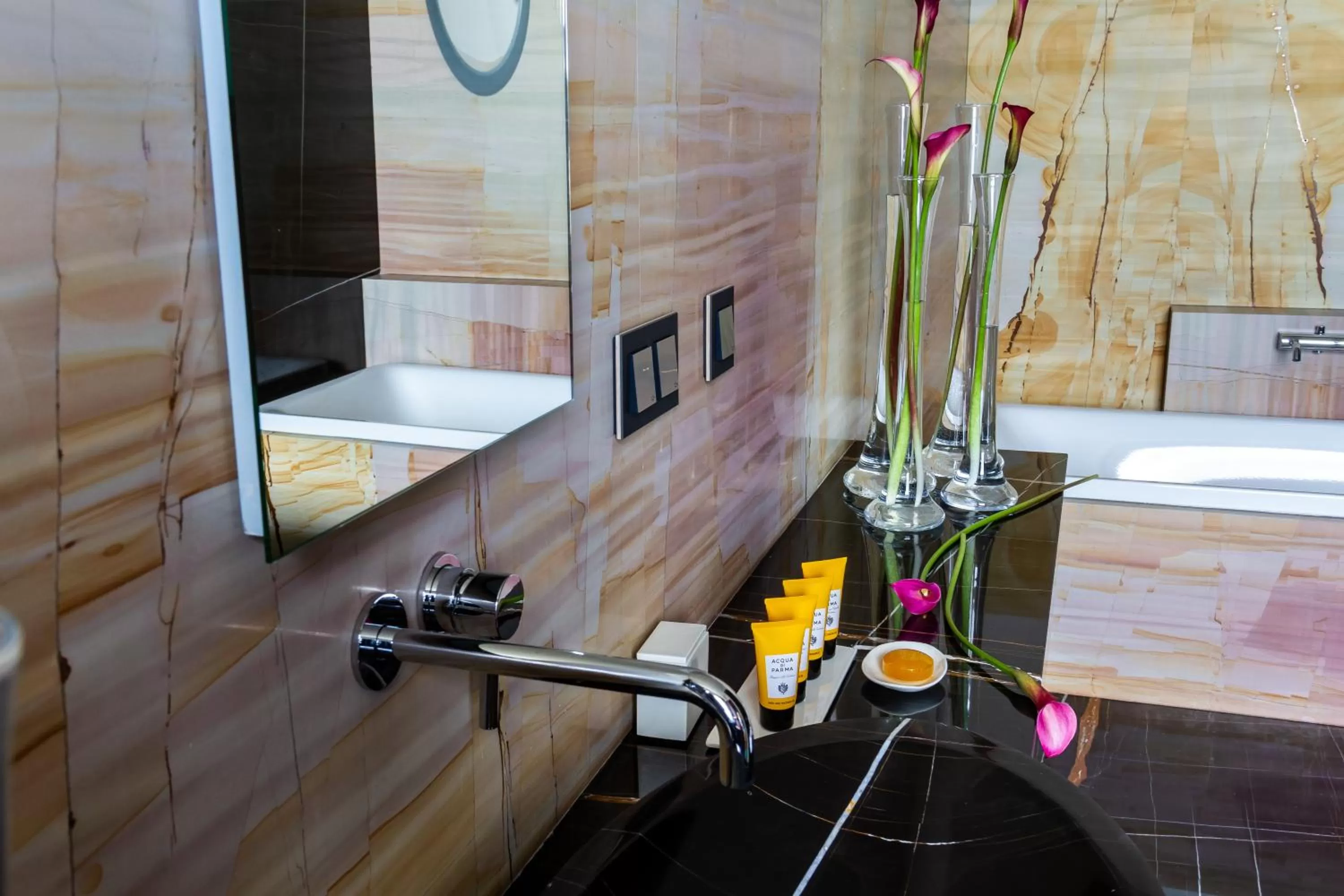 Twin Room with Balcony in Hotel Warszawa