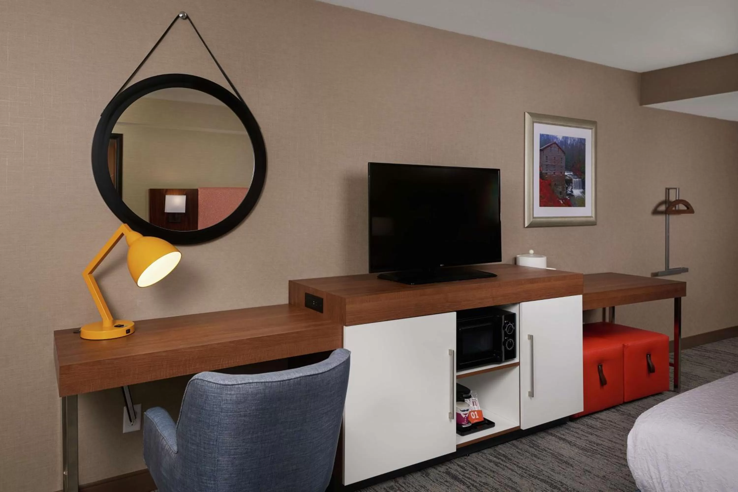 Queen Room with Two Queen Beds - Hearing Access/Non-Smoking in Hampton Inn by Hilton Youngstown-West I-80