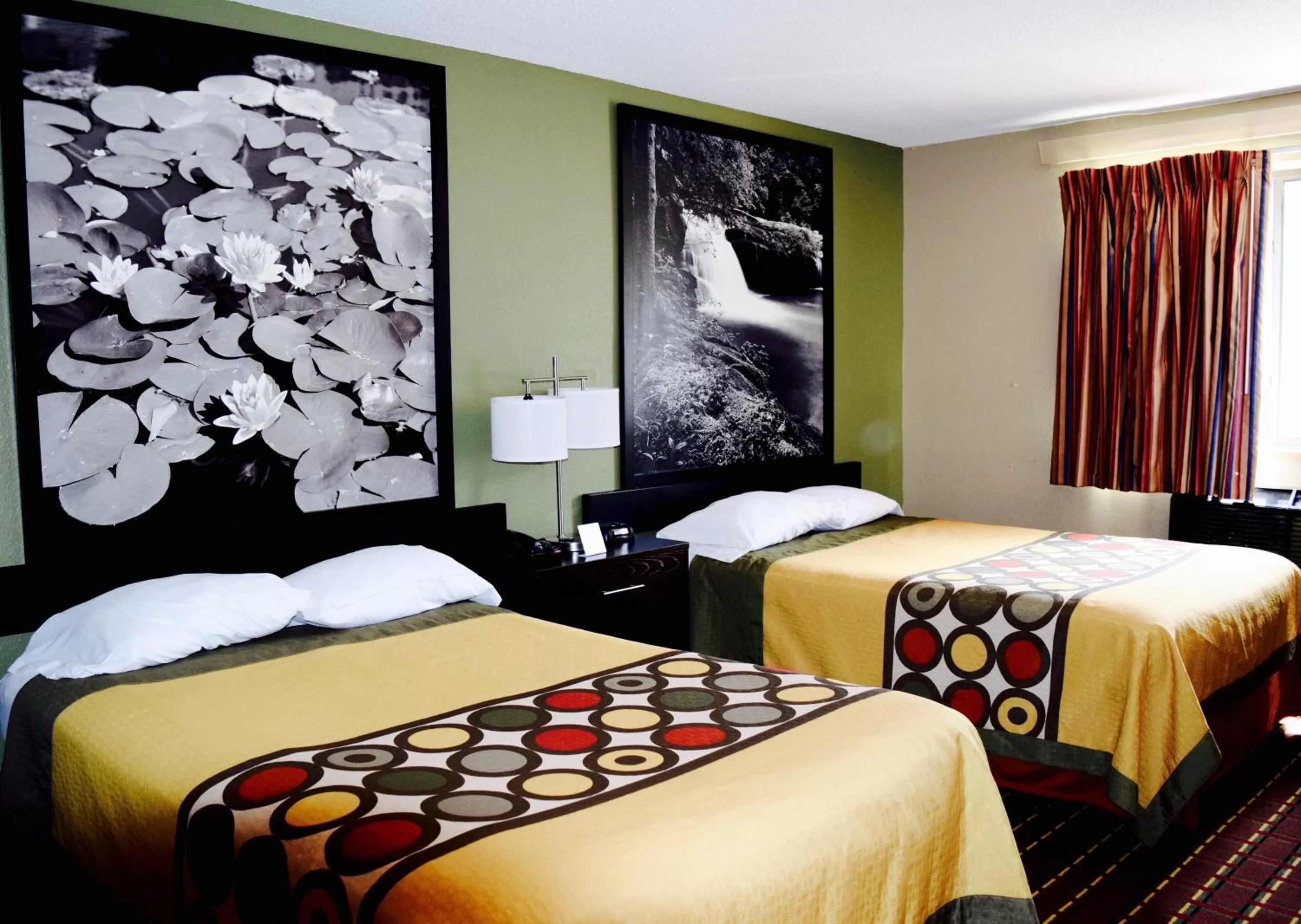 Deluxe Double Room with Two Double Beds - Non-Smoking in Super 8 by Wyndham Homewood Birmingham Area