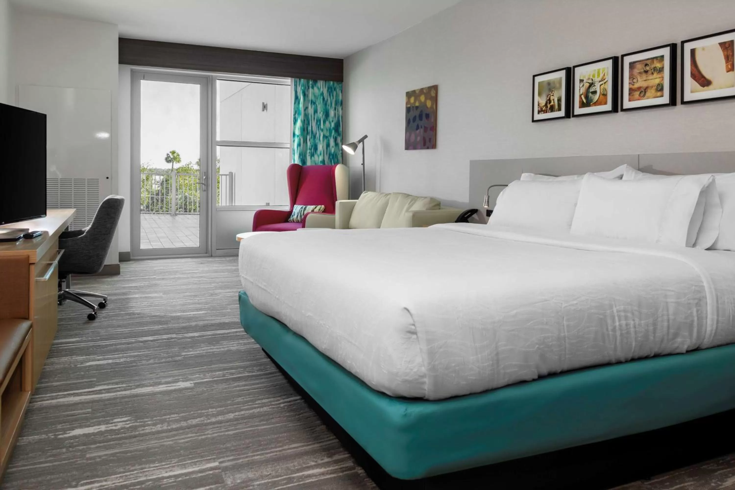 King Room with Balcony in Hilton Garden Inn Ocala Downtown, Fl