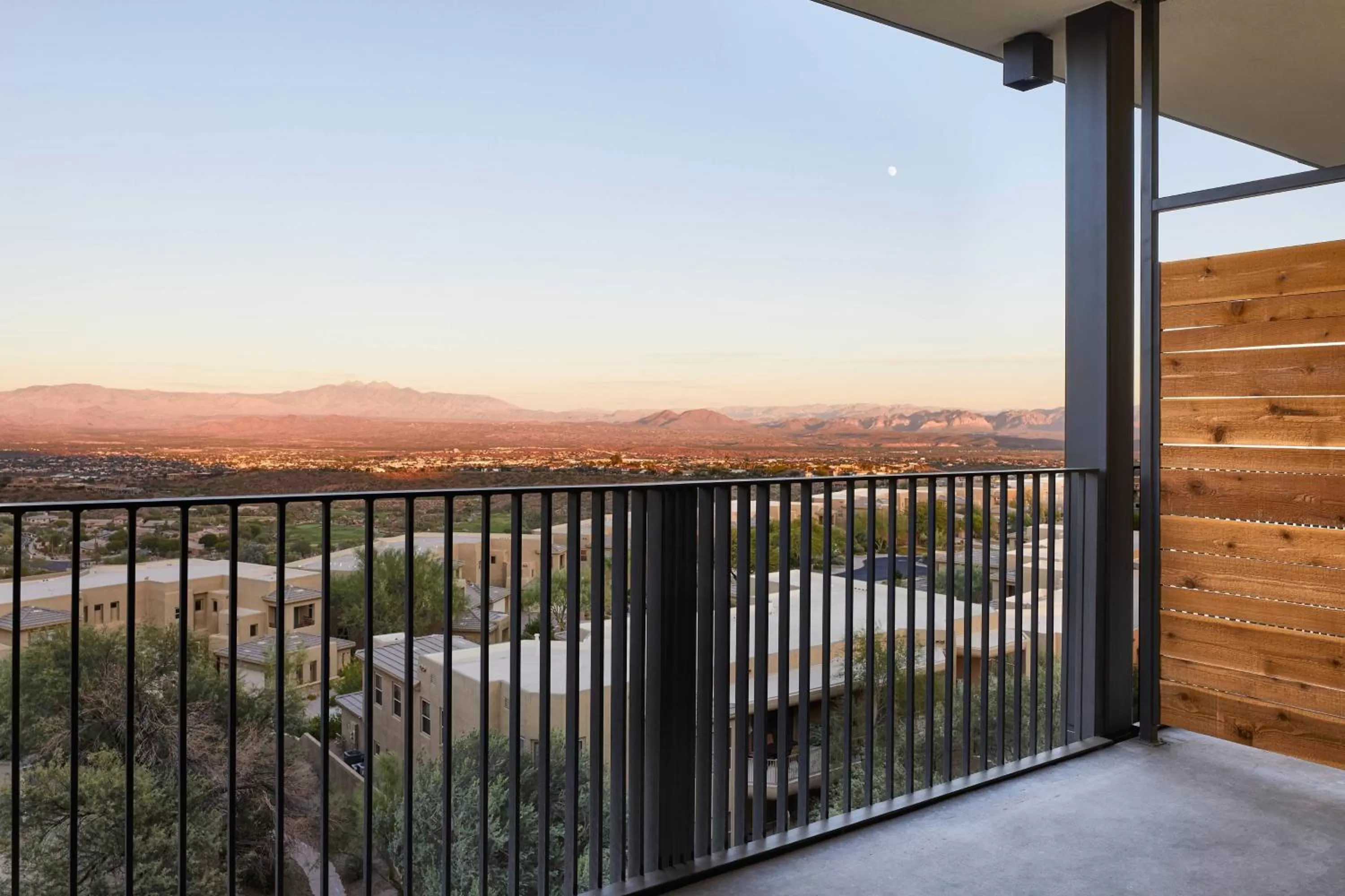 King Room with Mountain/Sunset View - Hearing Accessible in ADERO Scottsdale Resort, Autograph Collection