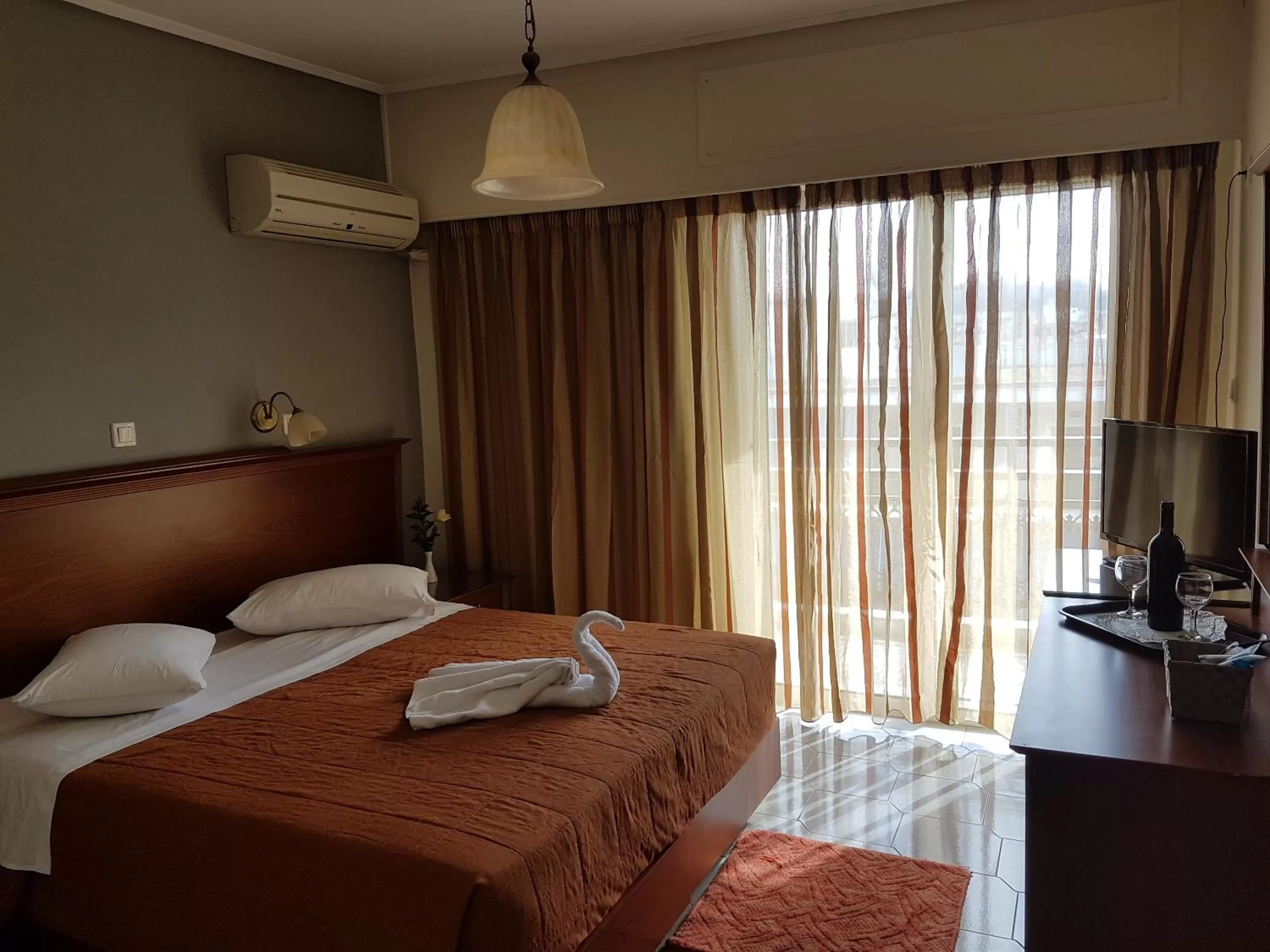Single Room in Apollo Hotel