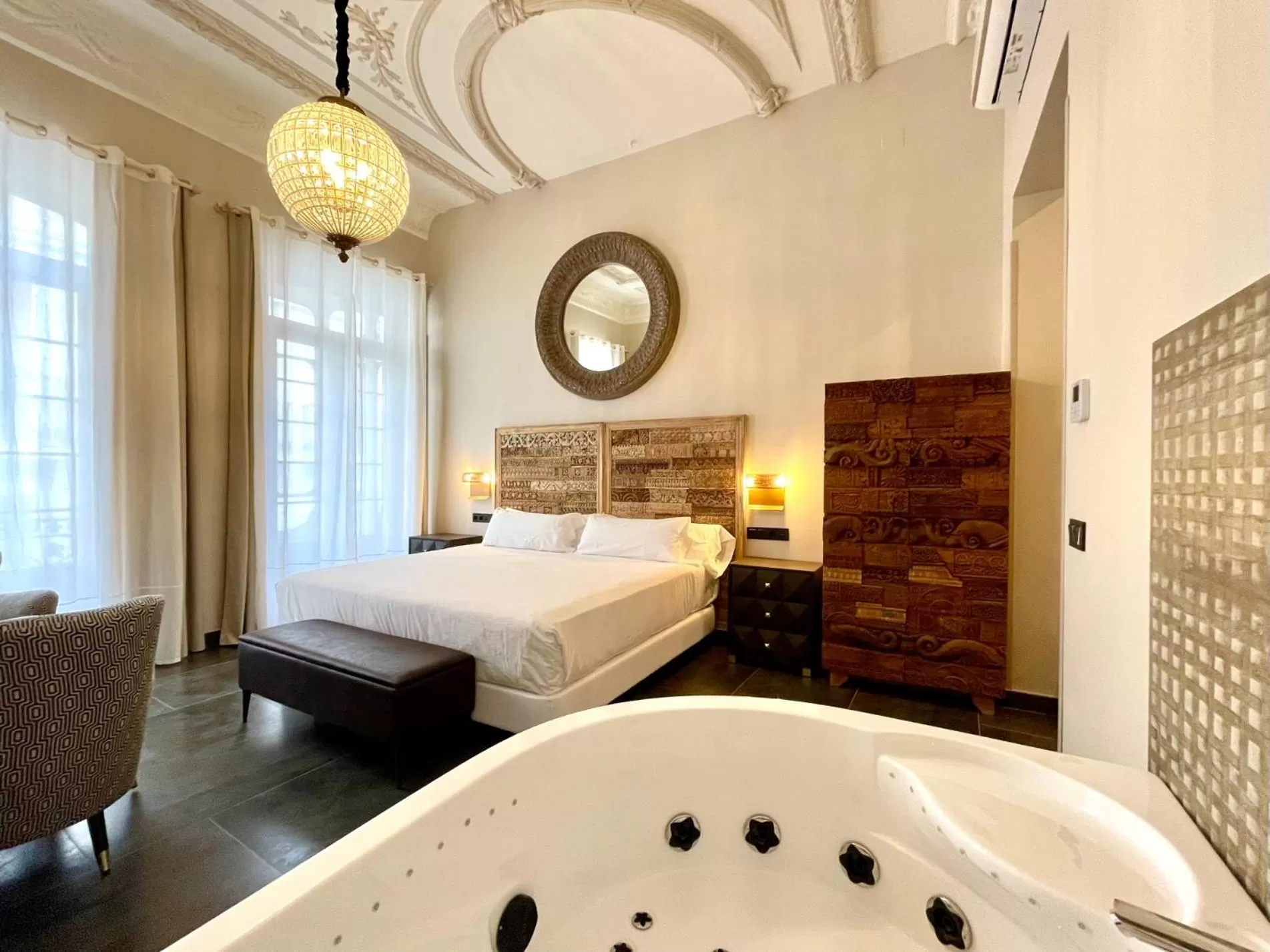 Deluxe Suite with Spa Bath in Akla Hotel Badajoz