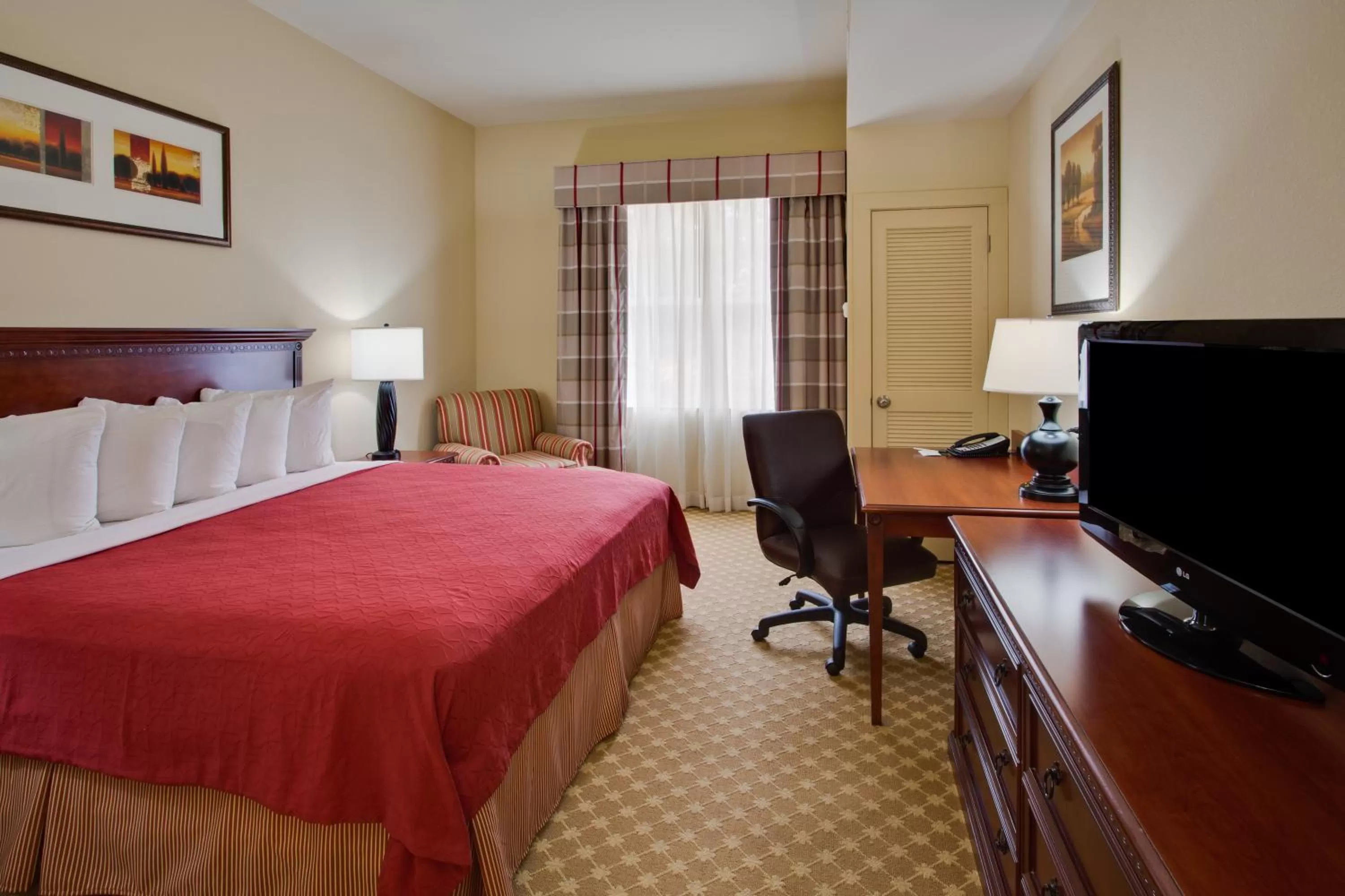 King Room - Disability Access/Non-Smoking in Country Inn & Suites by Radisson, Crestview, FL
