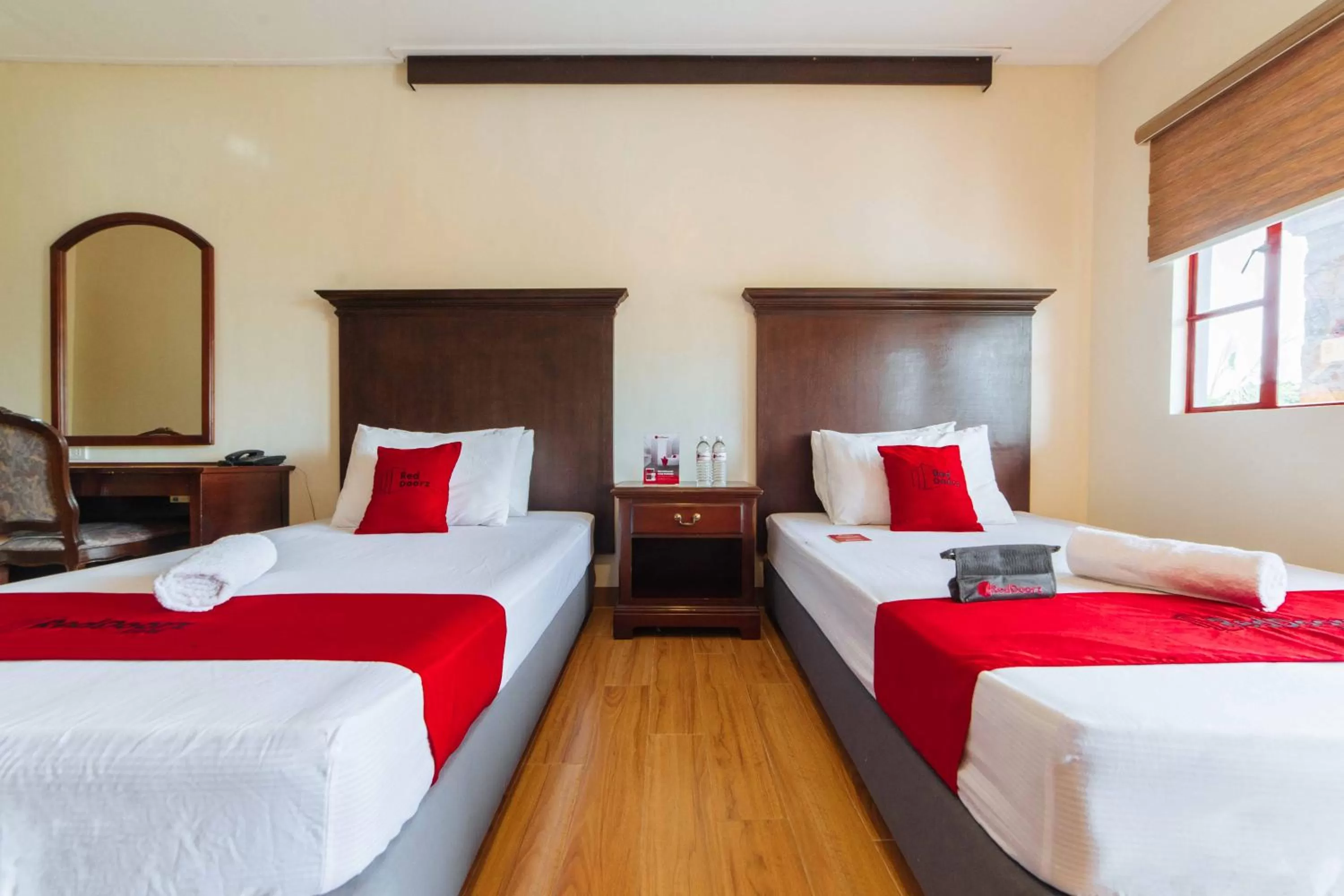 Deluxe Room in RedDoorz Plus @ Starhomes Olivianville