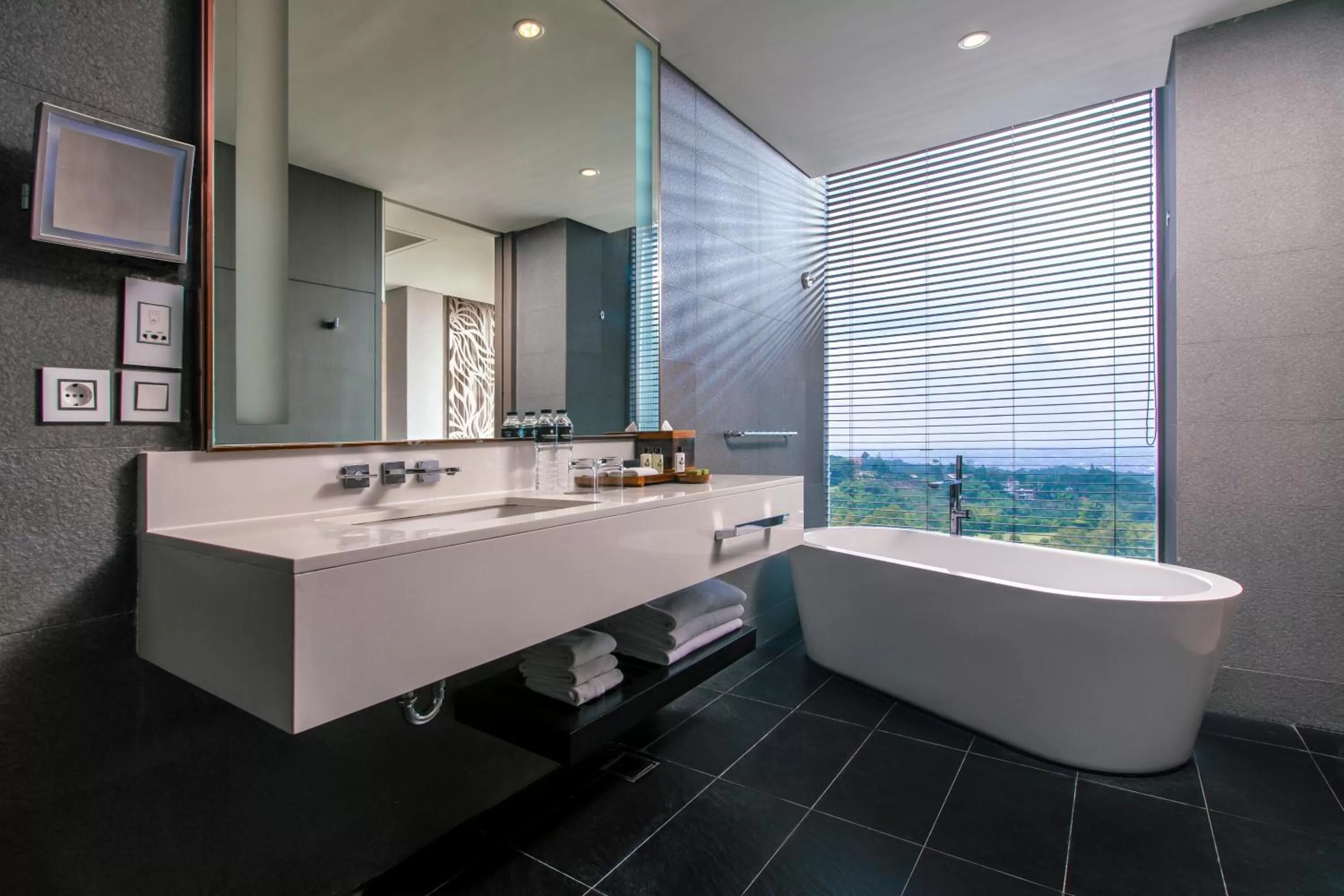 Premium Twin Room in InterContinental Bandung Dago Pakar by IHG