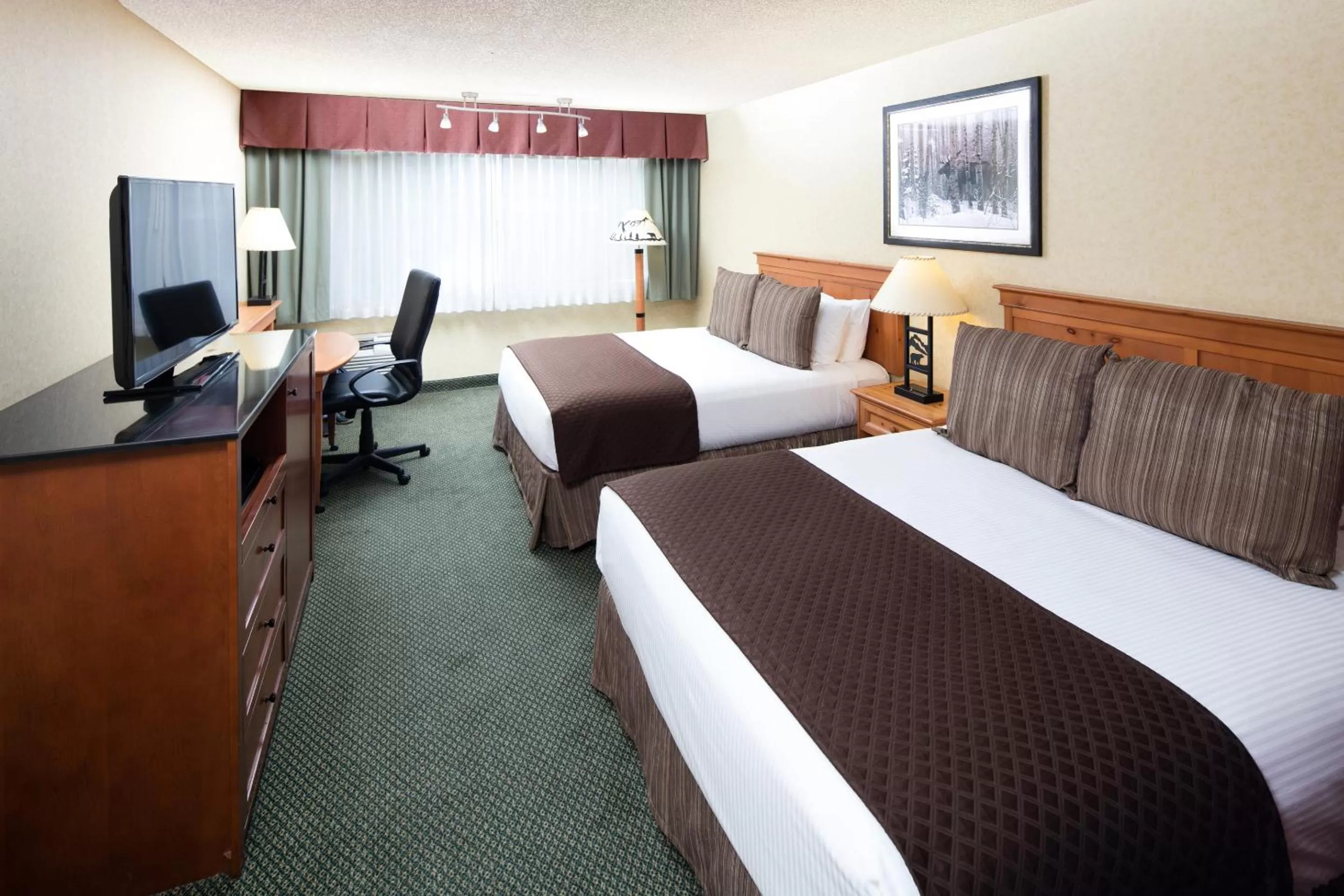 Queen Room with Two Queen Beds - Disability Access with Roll In Shower in Red Lion Hotel Kalispell