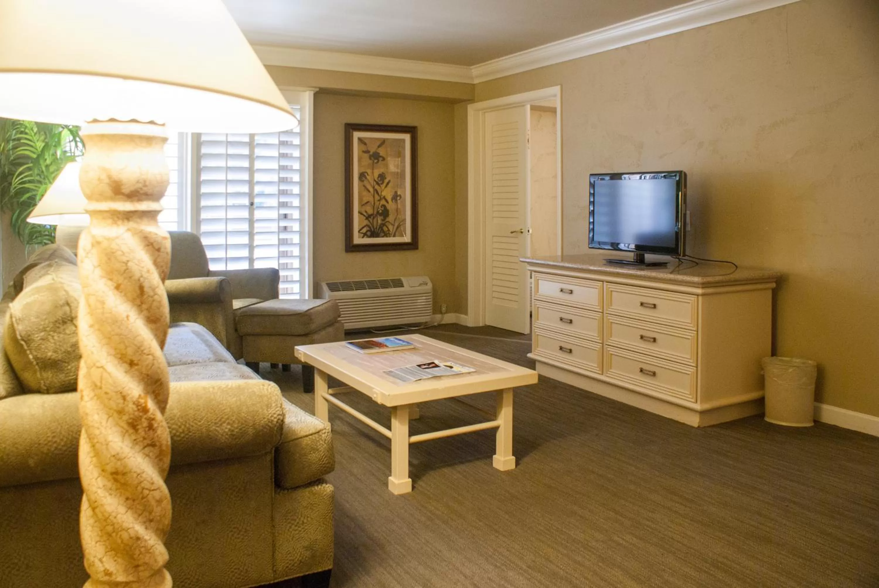 One-Bedroom King Suite in Indian Wells Resort Hotel