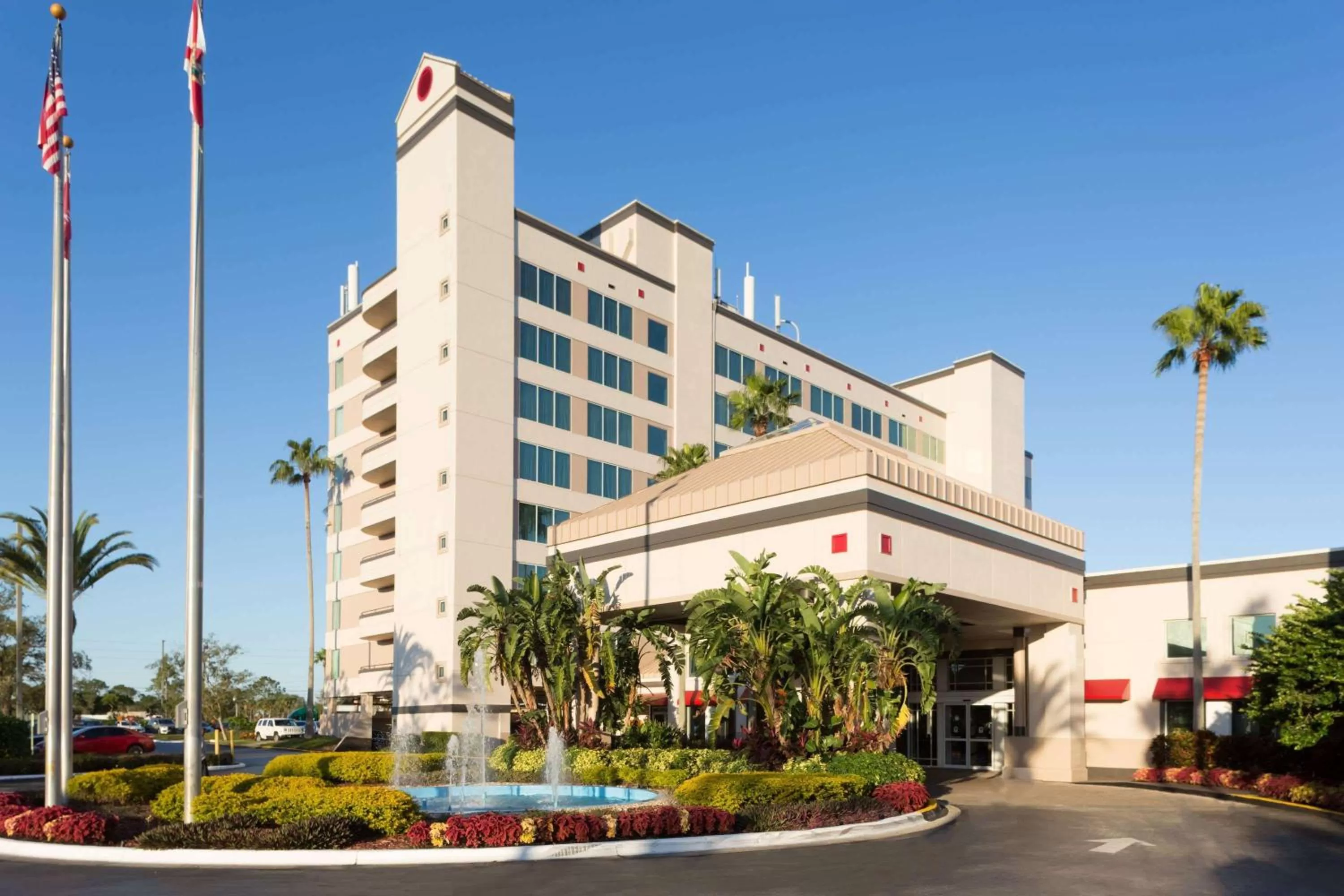 Ramada by Wyndham Kissimmee Gateway - Free Theme Park Shuttle