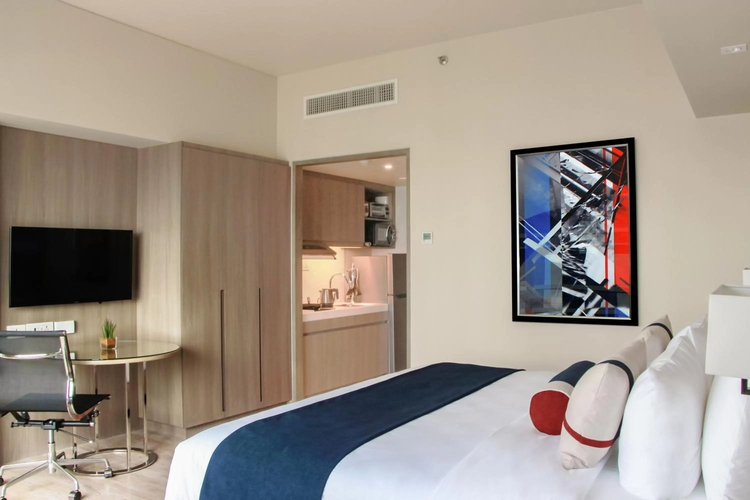 Studio Deluxe Apartment - single occupancy in Seda Residences Makati