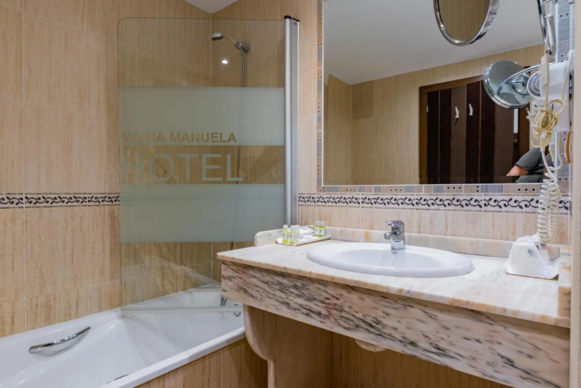 Individual Room with Spa Access and parking in Hotel & Spa María Manuela