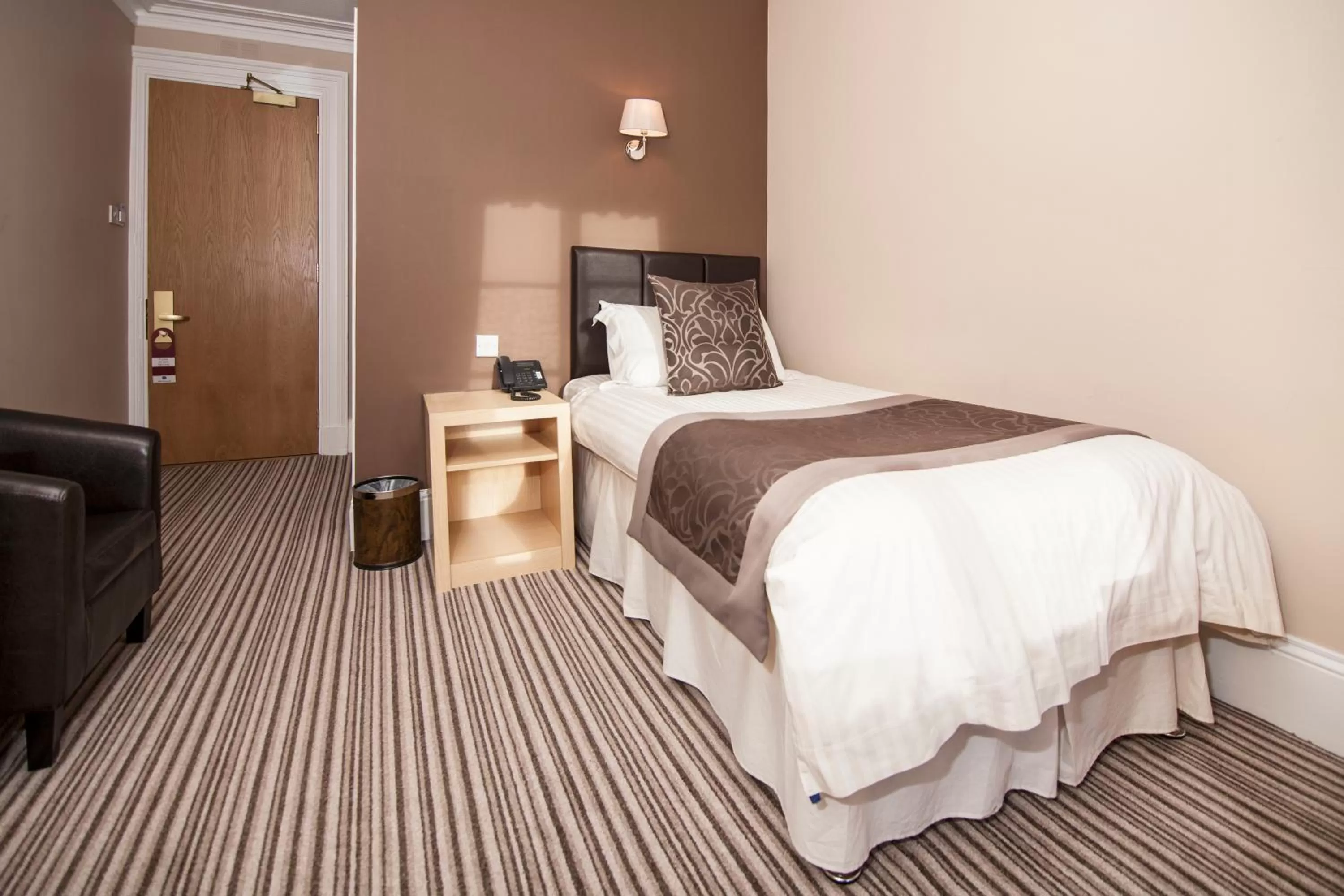 Standard Single Room - single occupancy in Burnett Arms Hotel