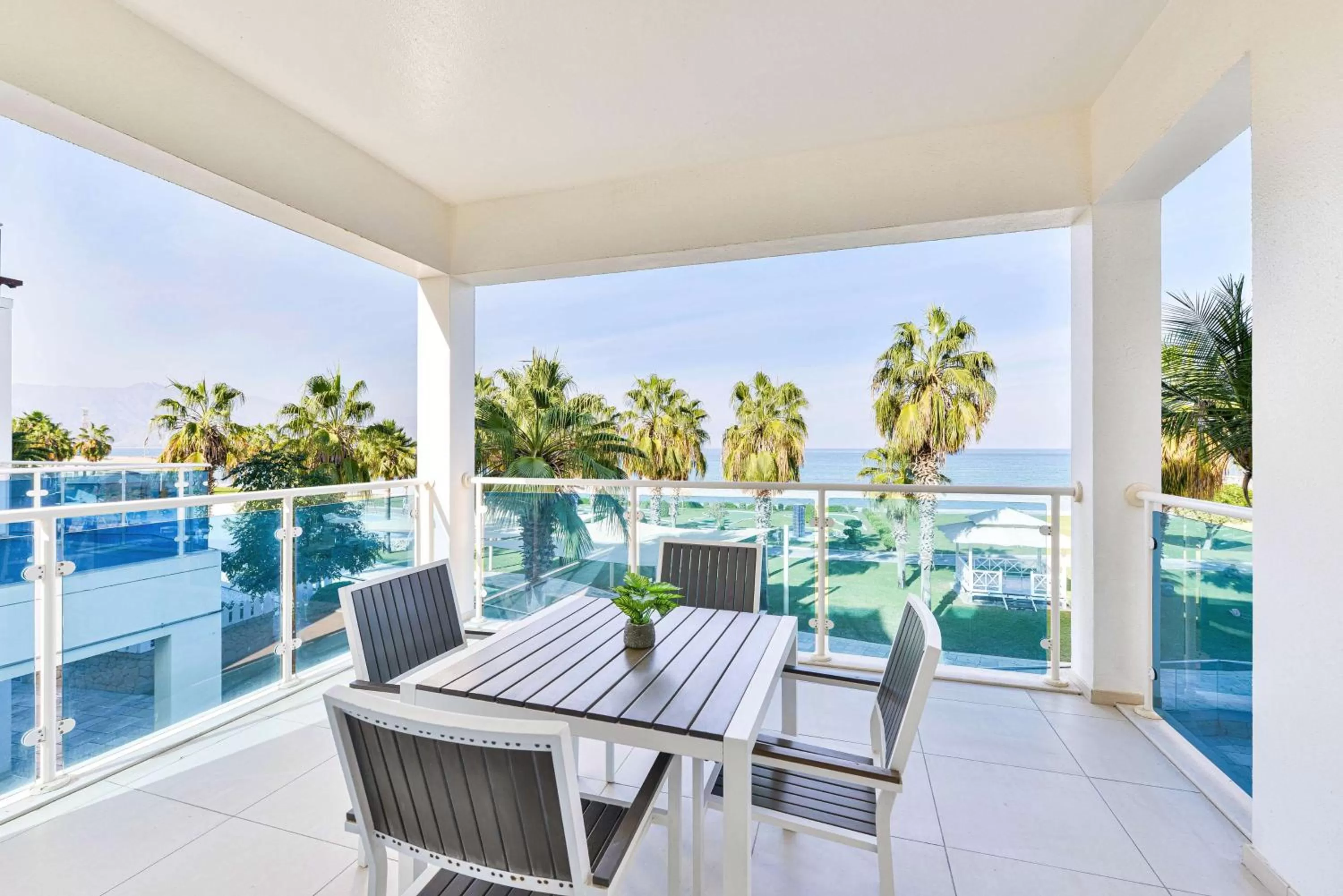 Three-Bedroom Suite with Balcony and Ocean View in Radisson Blu Resort, Fujairah