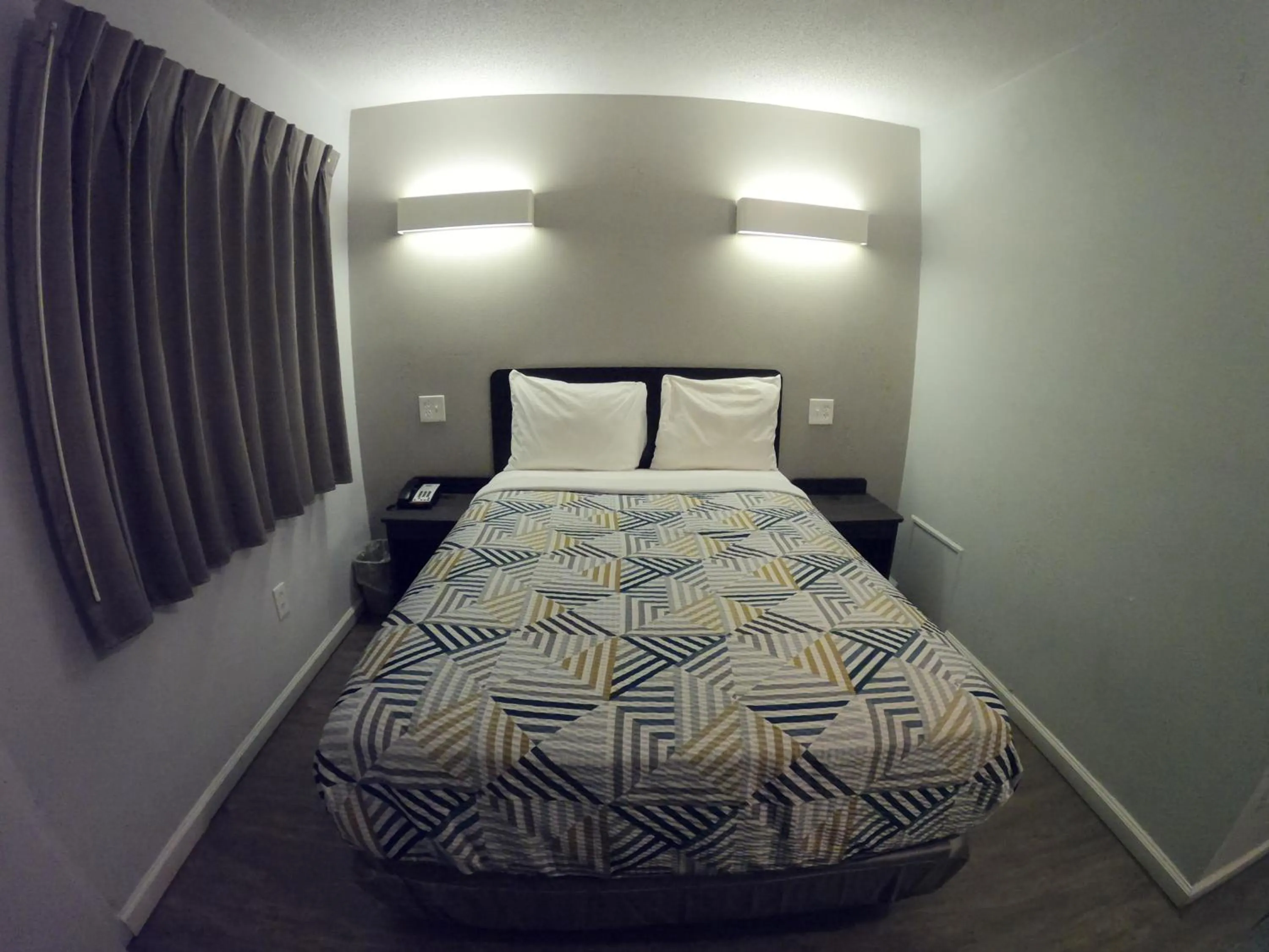 Quadruple Room - Non-Smoking in Motel 6-Toms River, NJ