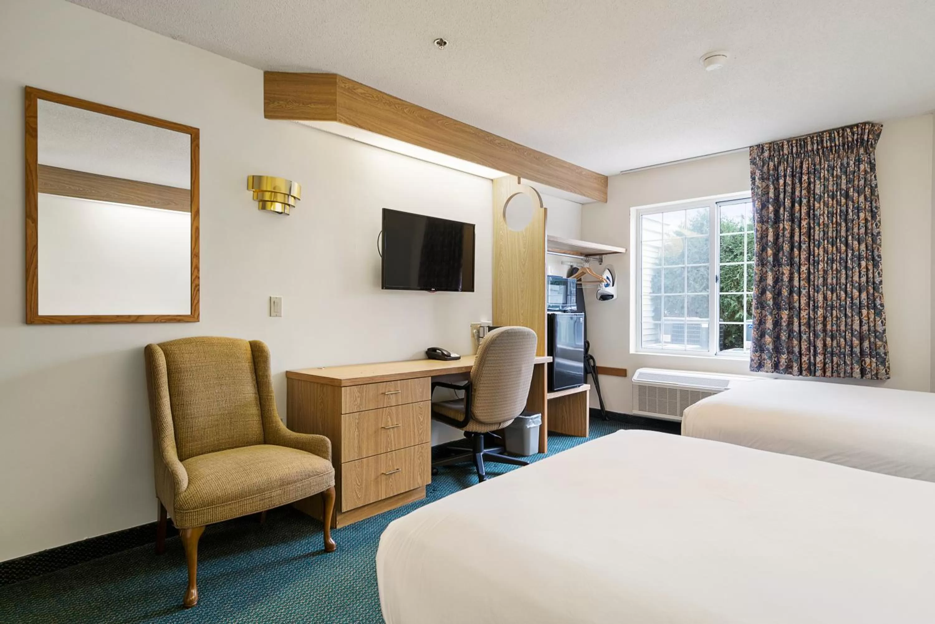 Double Room with Two Double Beds and View in Charlevoix Inn & Suites SureStay Collection by Best Western
