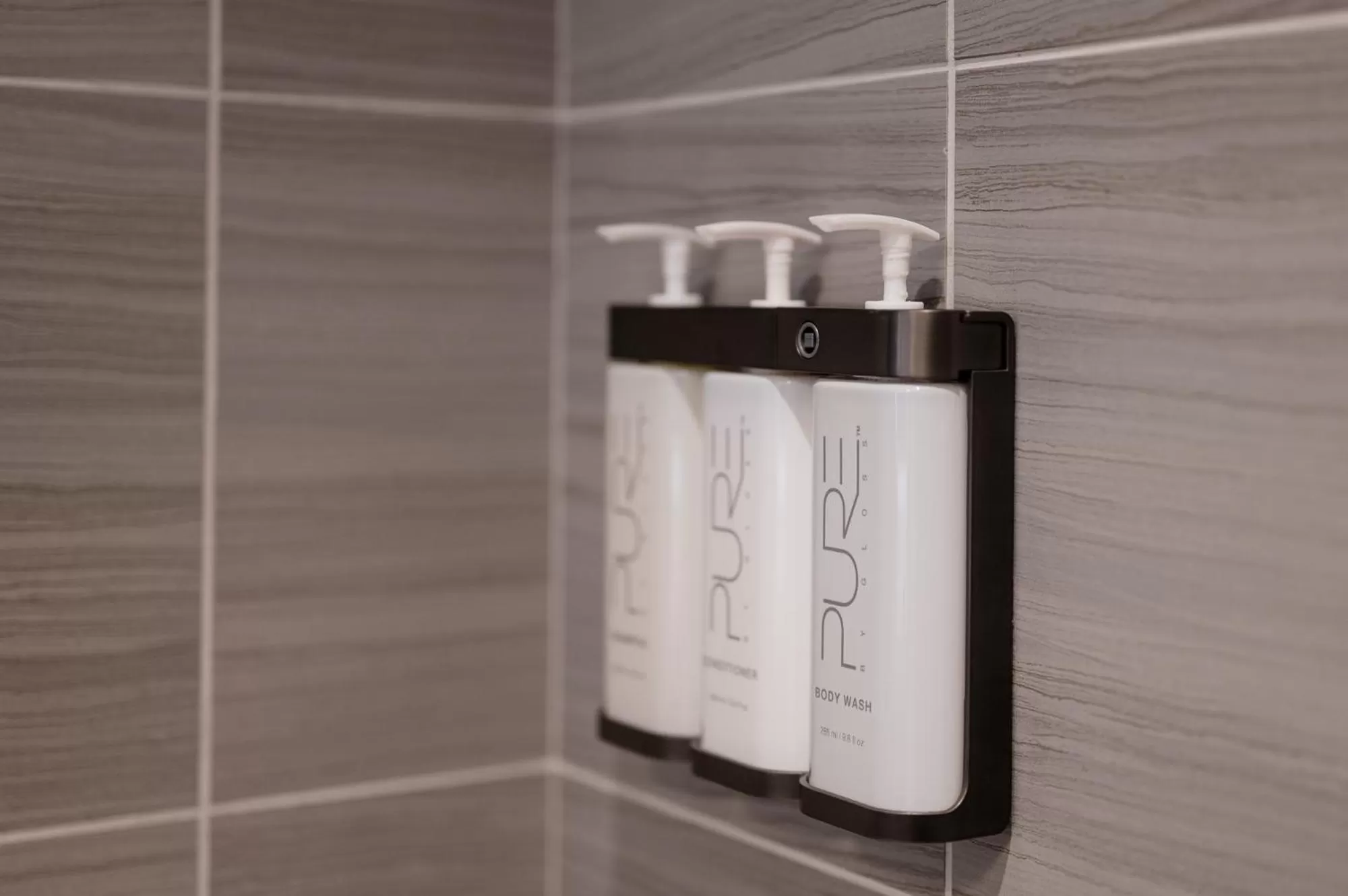 King Suite with Sofa - Disability Access/Non Smoking in Cambria Hotel Boston Somerville