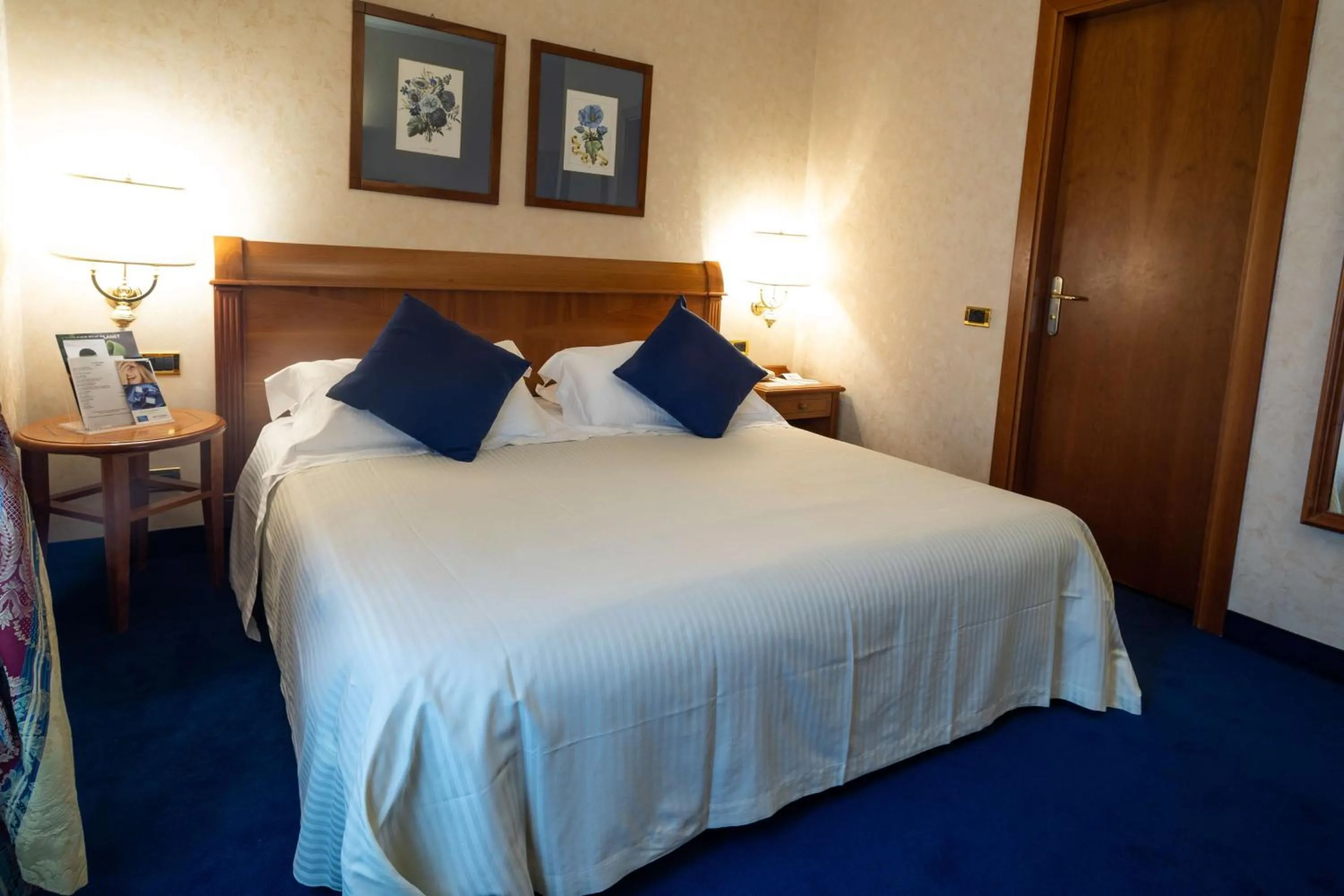 Classic Queen Room in Hotel Cappello D'Oro, BW Signature Collection