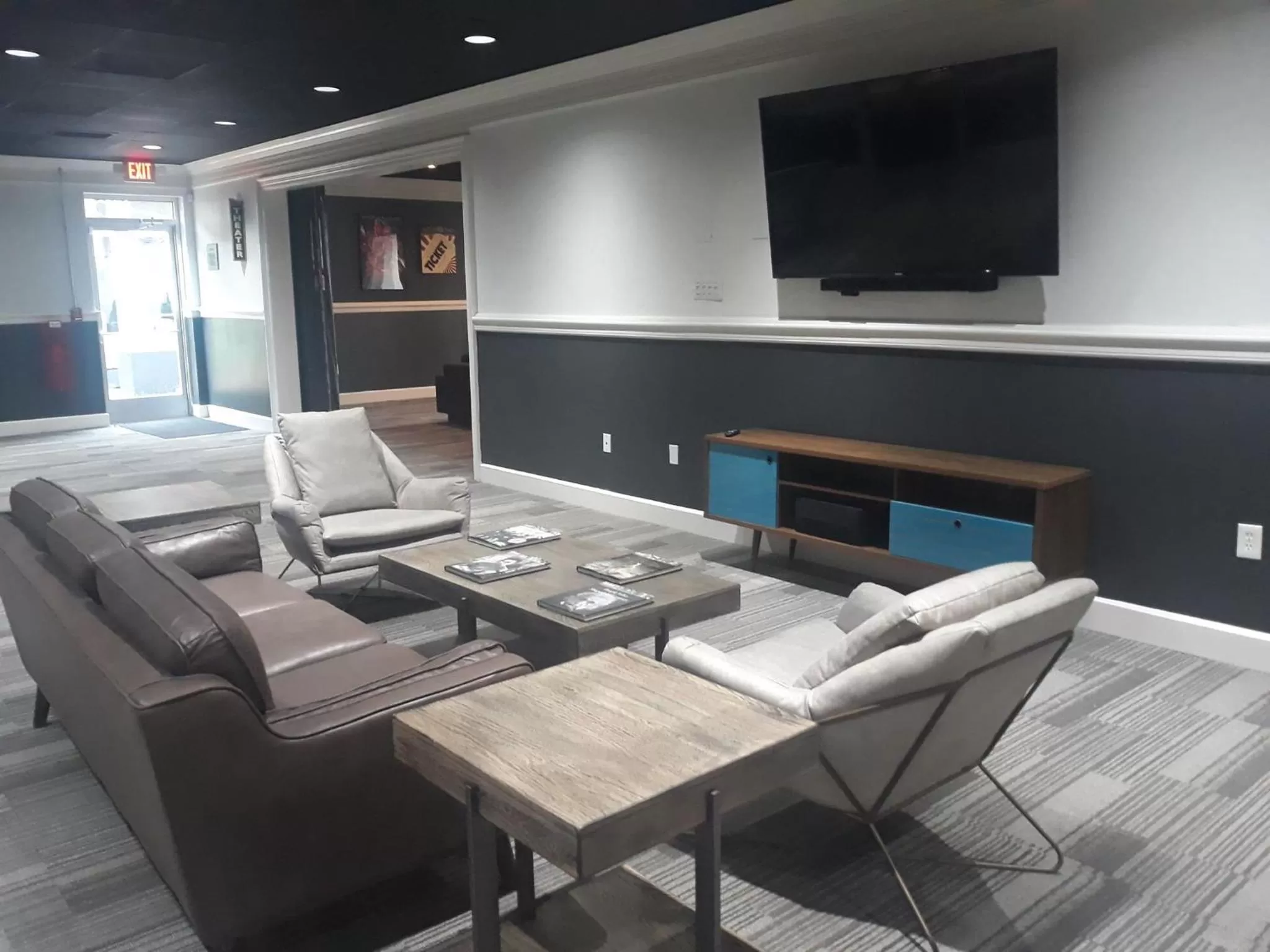 TV and multimedia in Hillside Crossing Nashville a Ramada by Wyndham