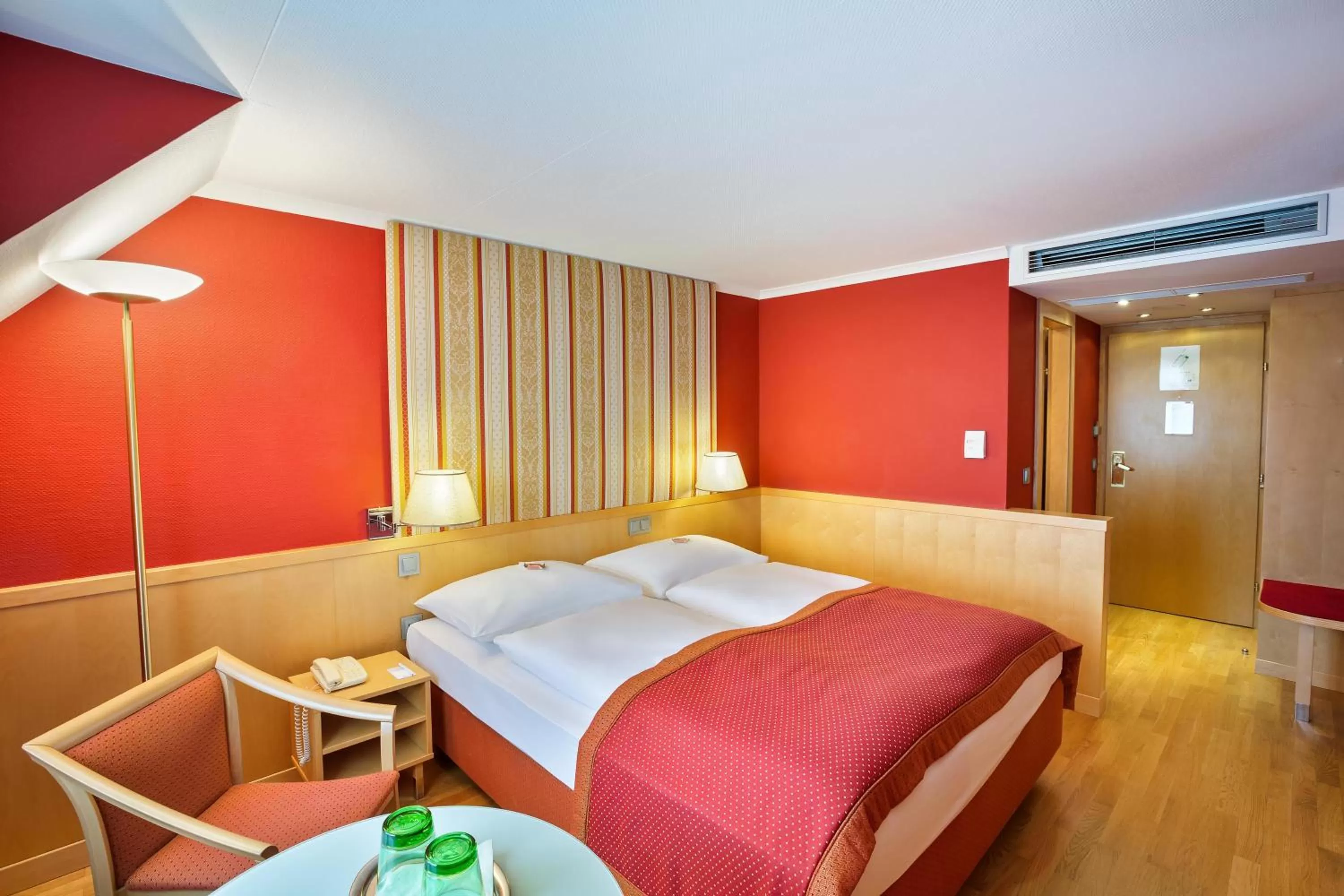 Classic Double Room in Austria Trend Hotel Ananas Wien