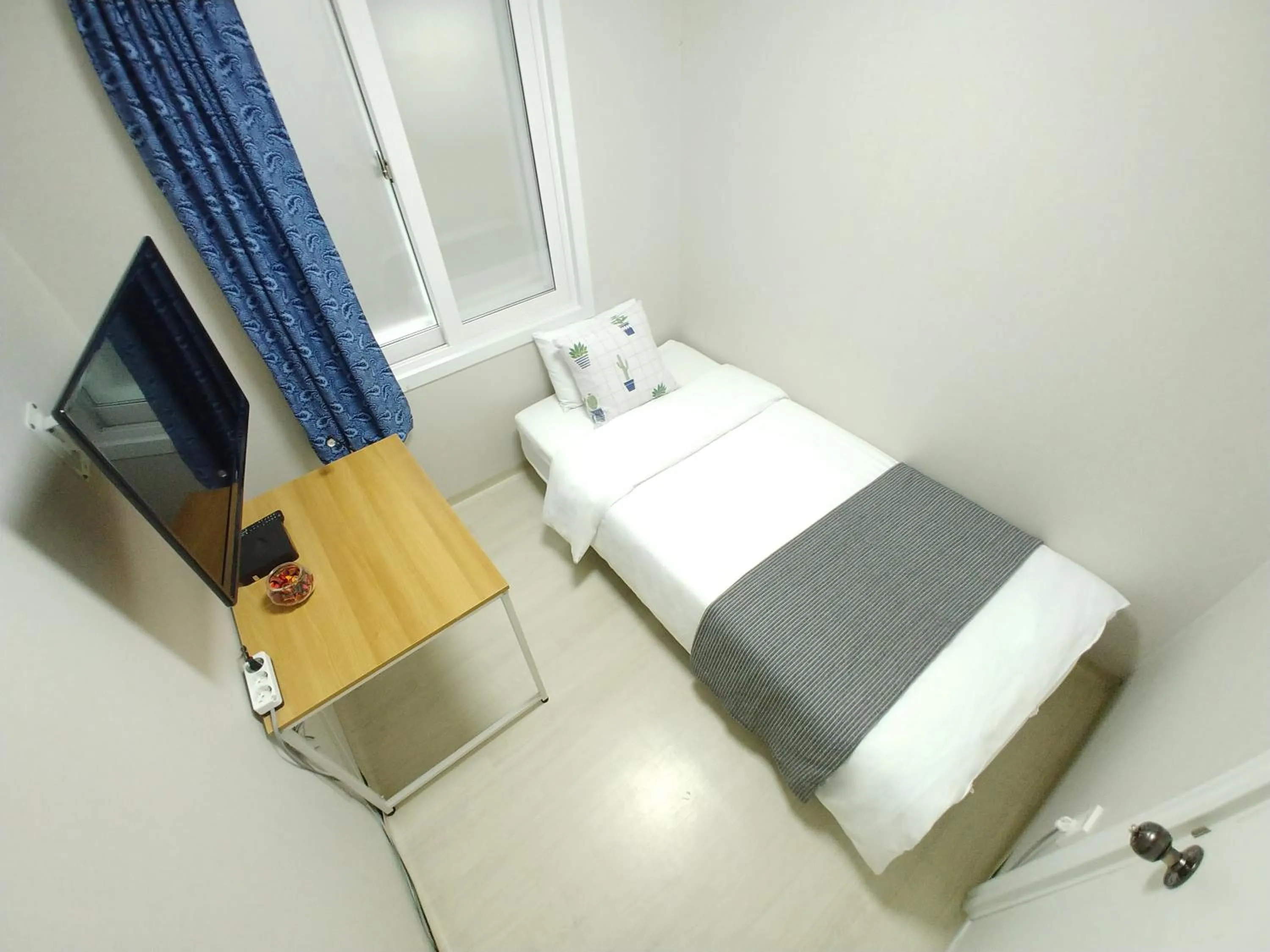 Single Room with Shared Bathroom in Hause Itaewon