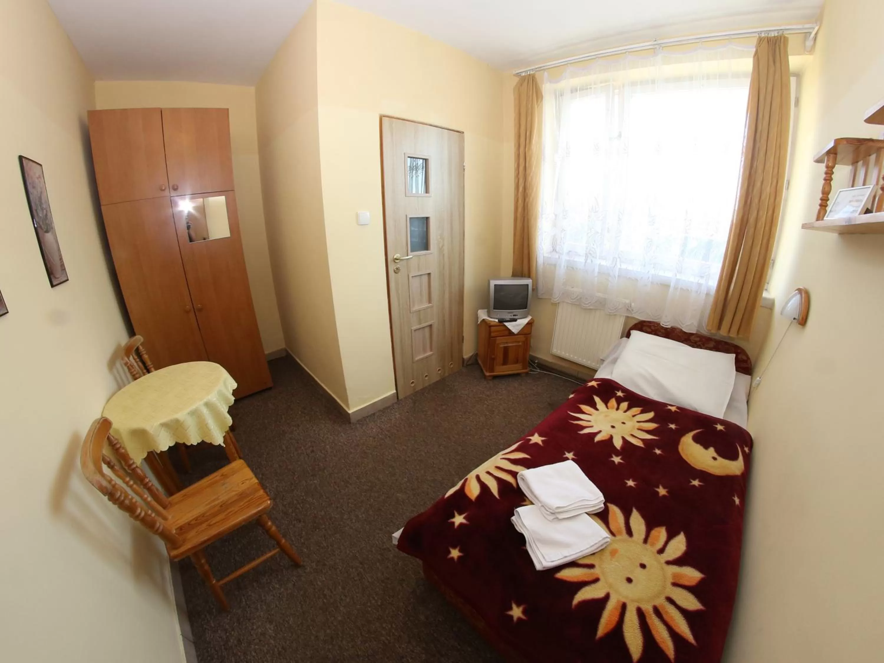 Single Room in Hotel Daisy Budget
