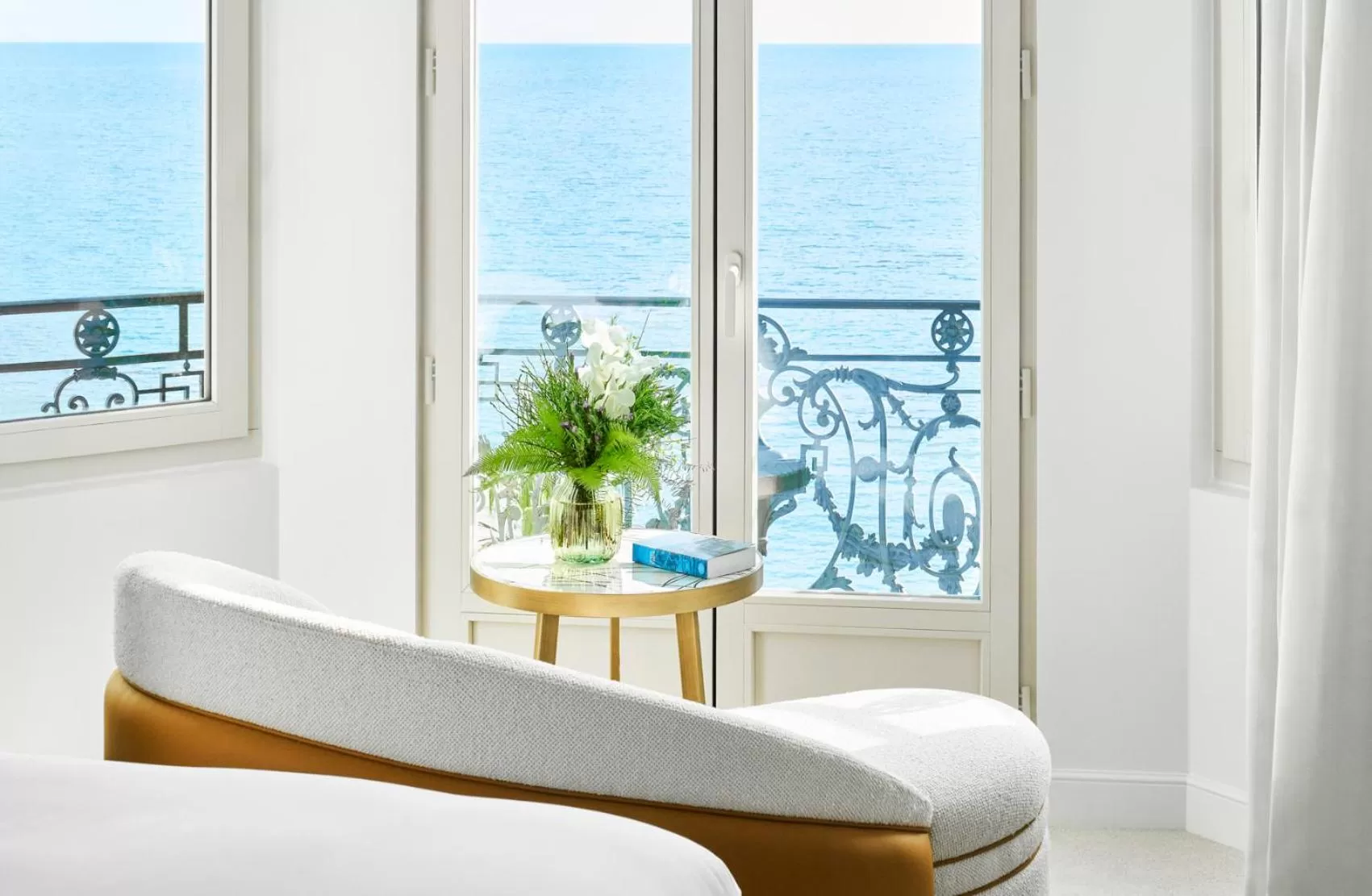 Classic King Room with Sea View in Carlton Cannes, a Regent Hotel