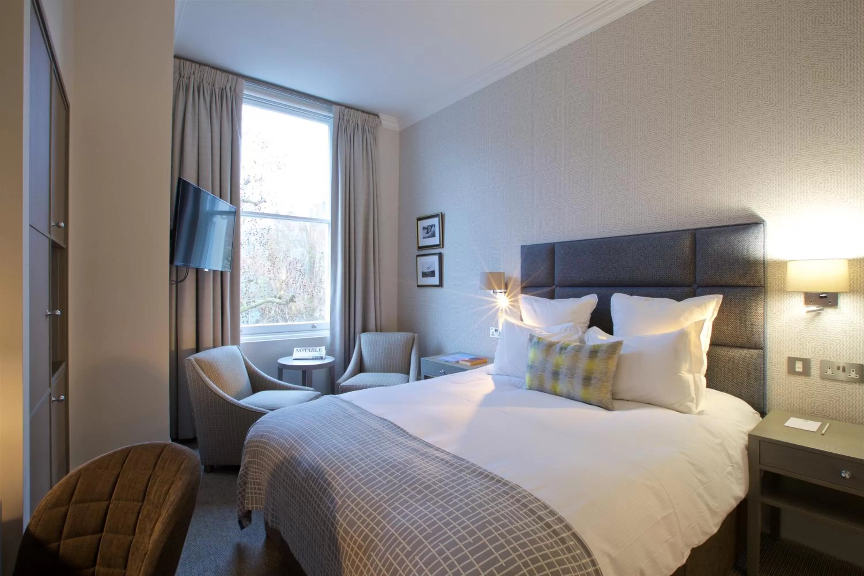 Double Room in 54 Queen's Gate Hotel