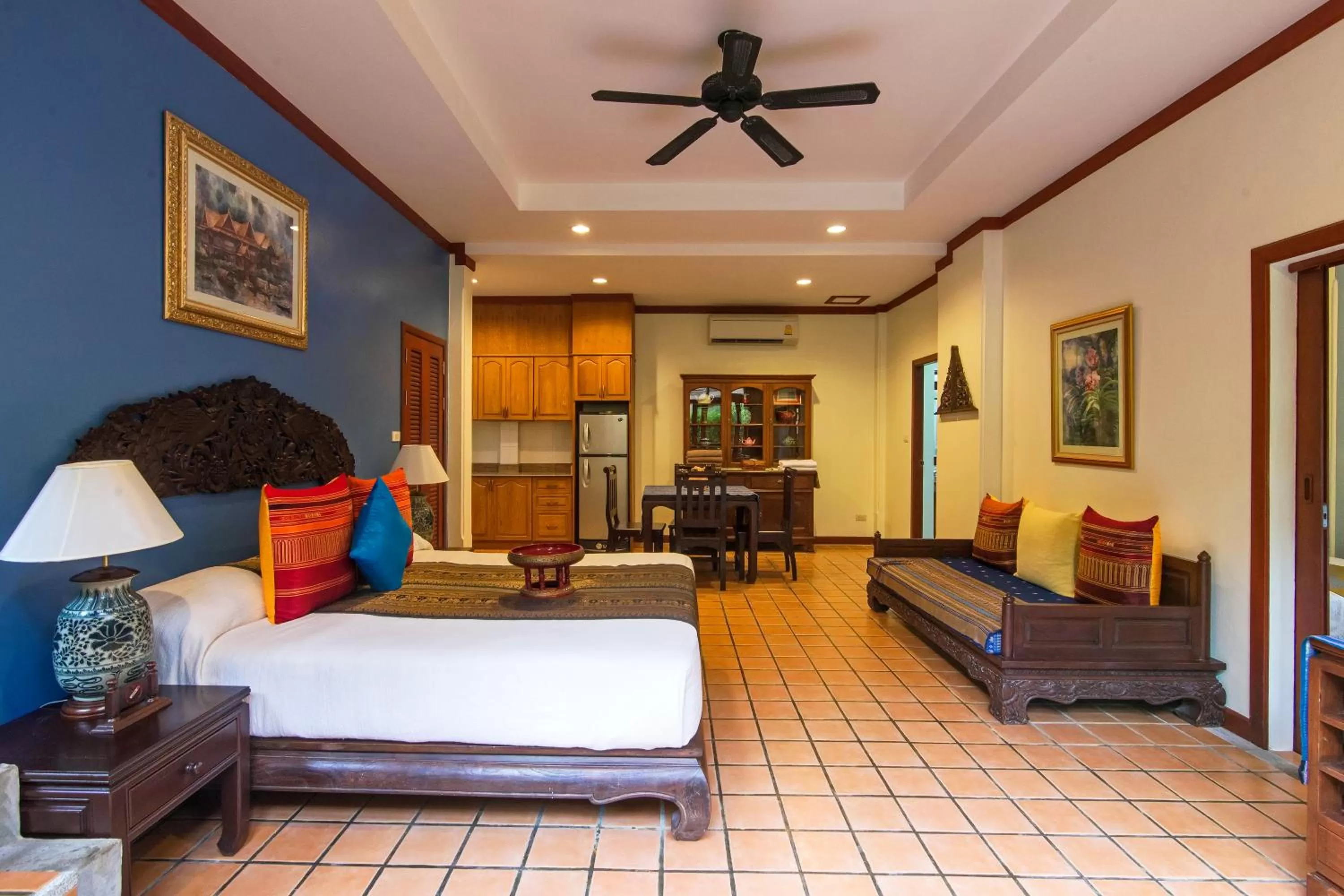 Gold Antique Extra-Bedroom-Downstairs with Forest View in Rabbit Resort Pattaya