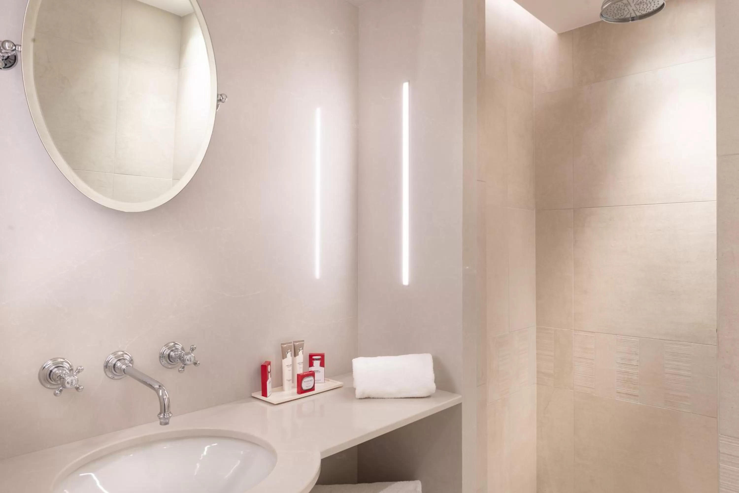 Junior Suite with Balcony in Hotel de Montesquieu