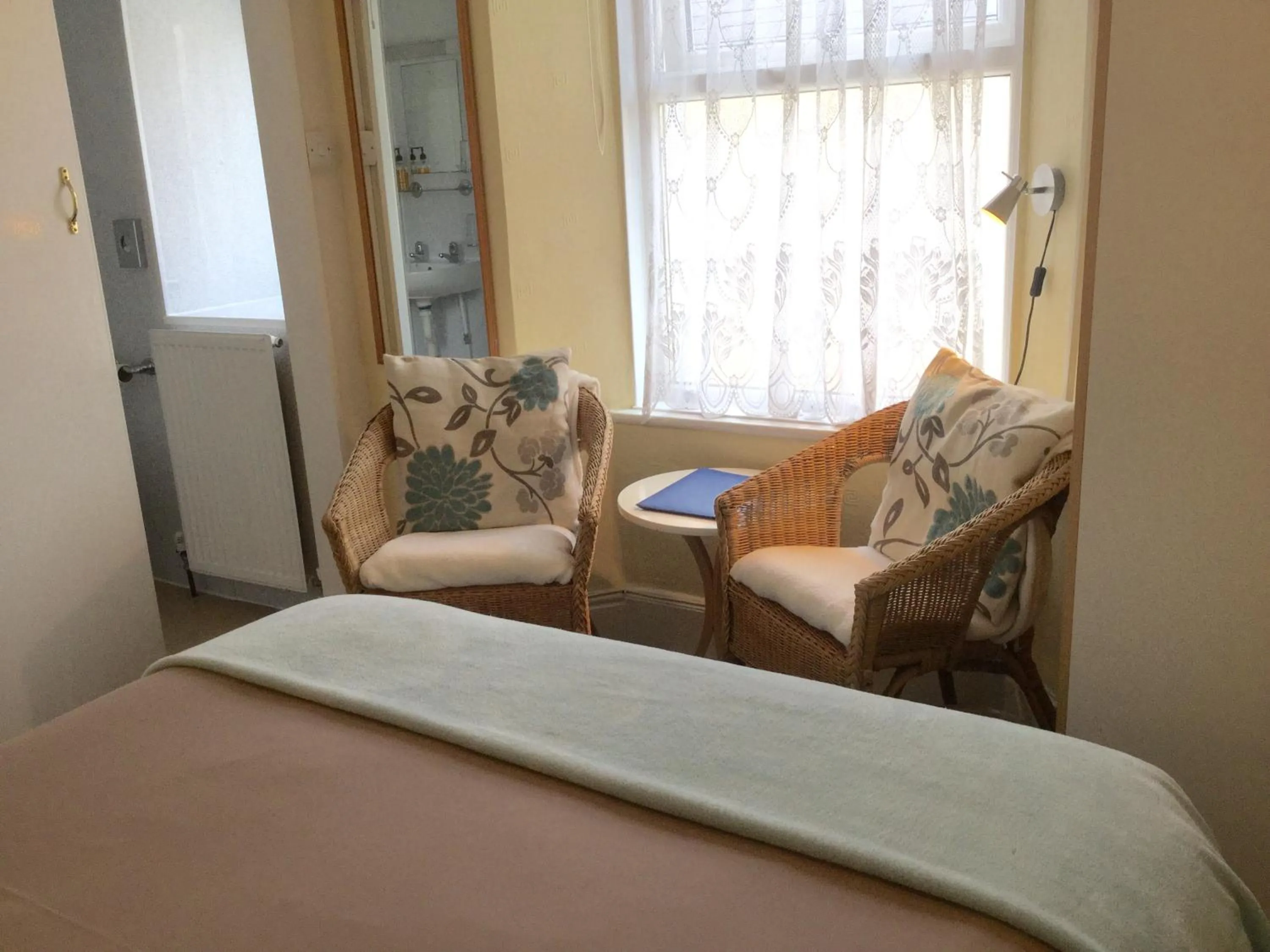 Small Double Room in Haven House