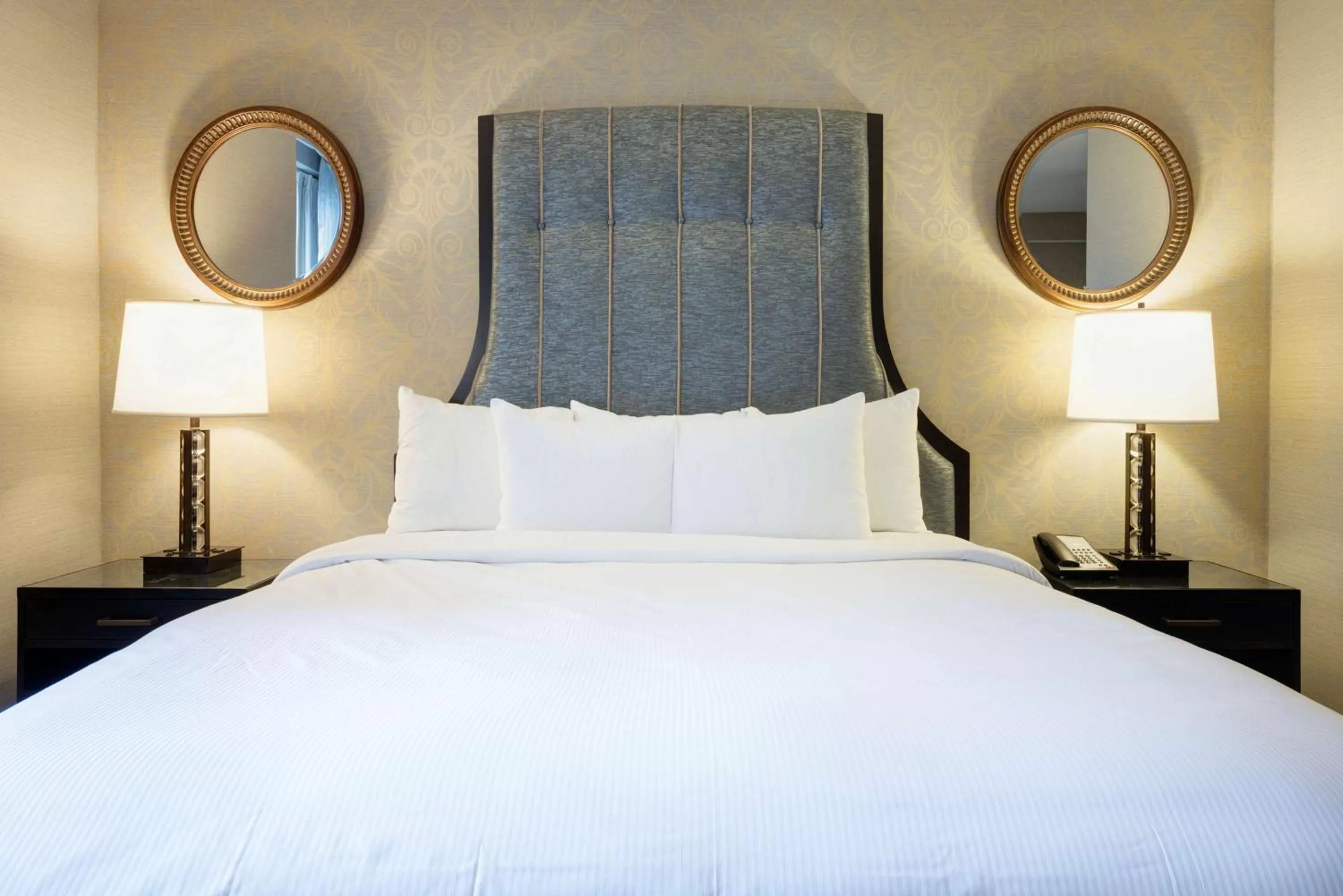 King Room in Hilton Milwaukee