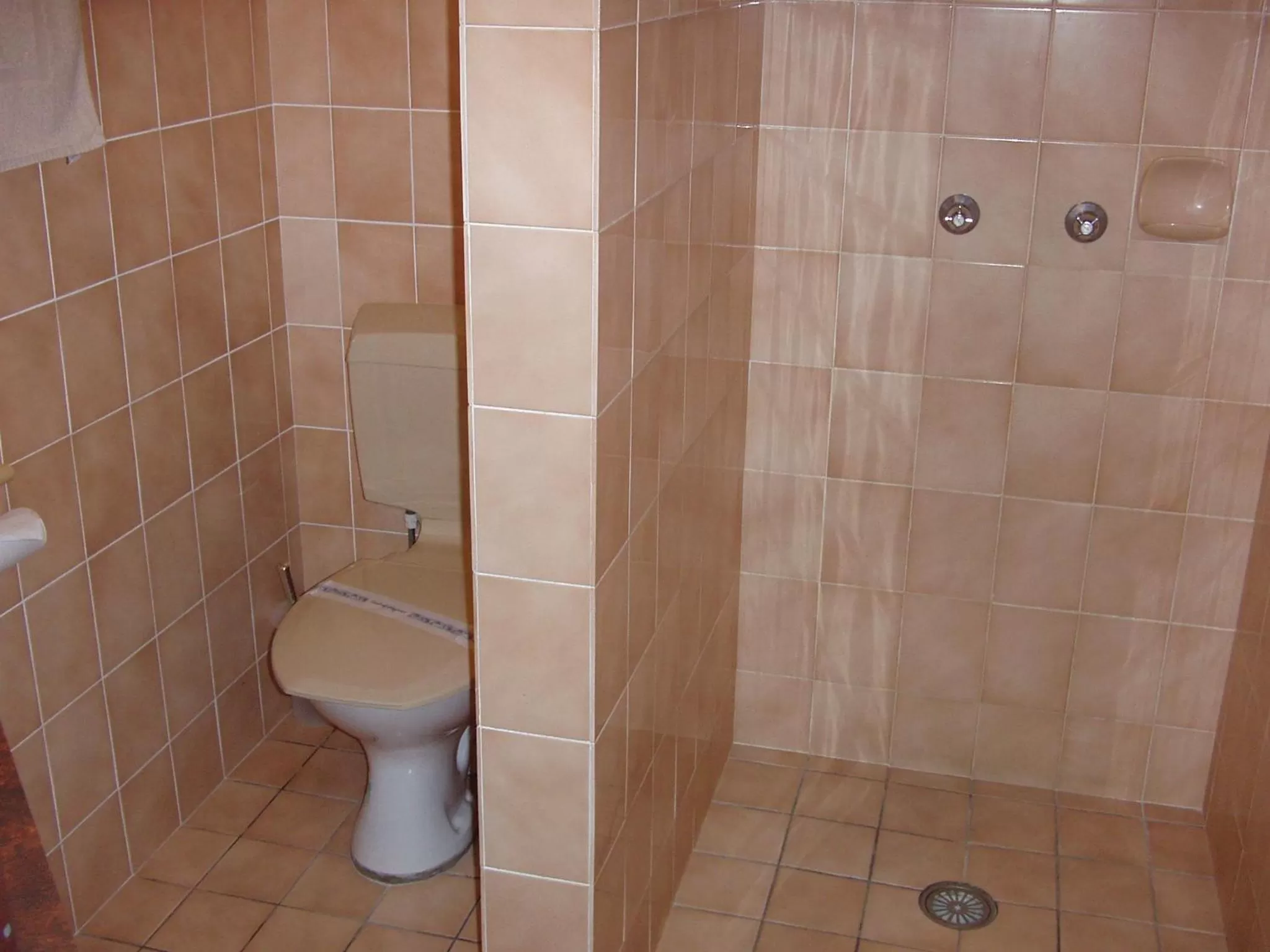 Budget Twin Room in Merimbula Gardens Motel