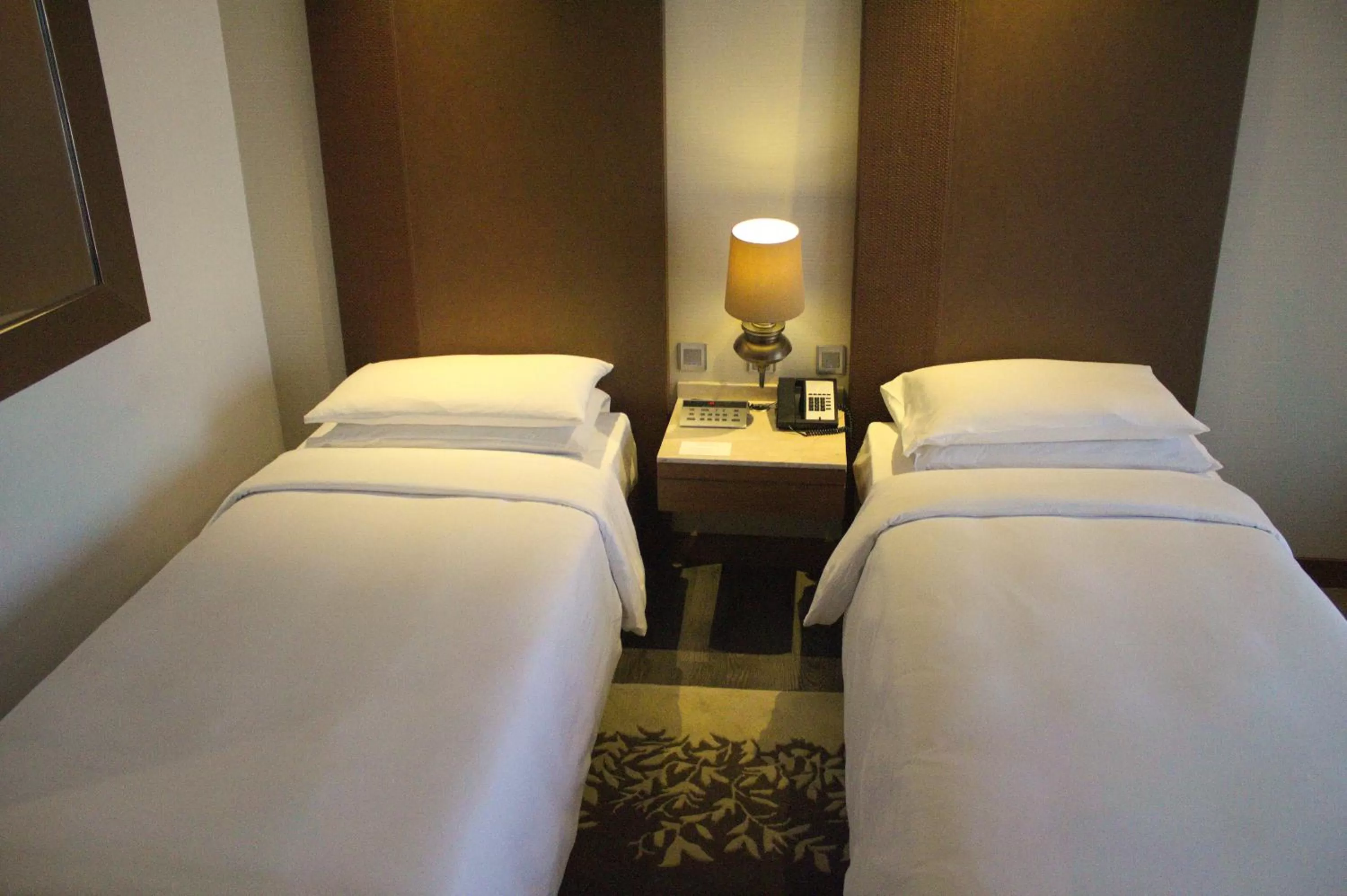 Twin Room - 20% discount on Food & Beverage and Spa in Hyatt Ahmedabad