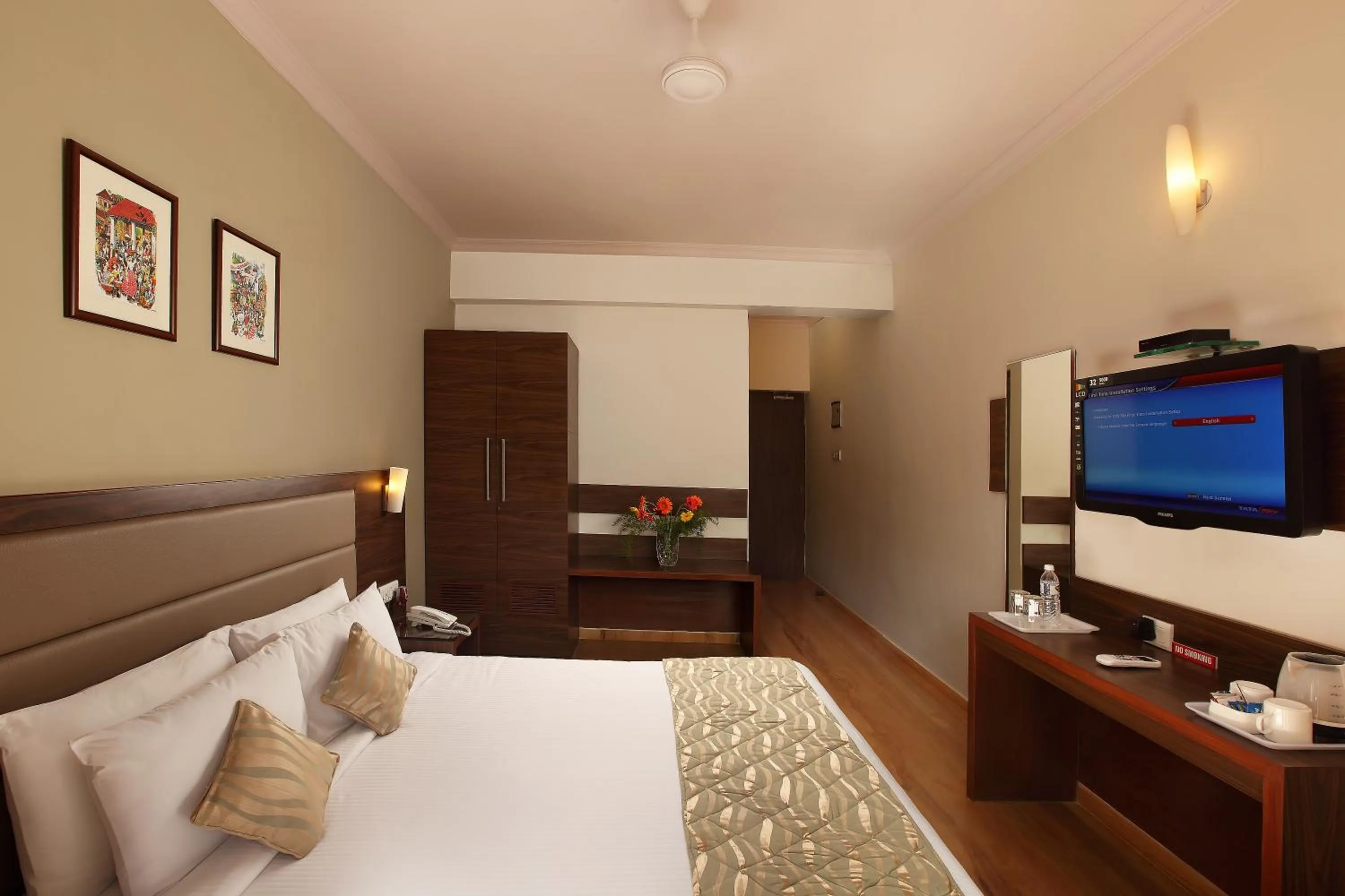 Standard King Room - single occupancy - Front view in The Hawaii Comforts Panjim Donapaula